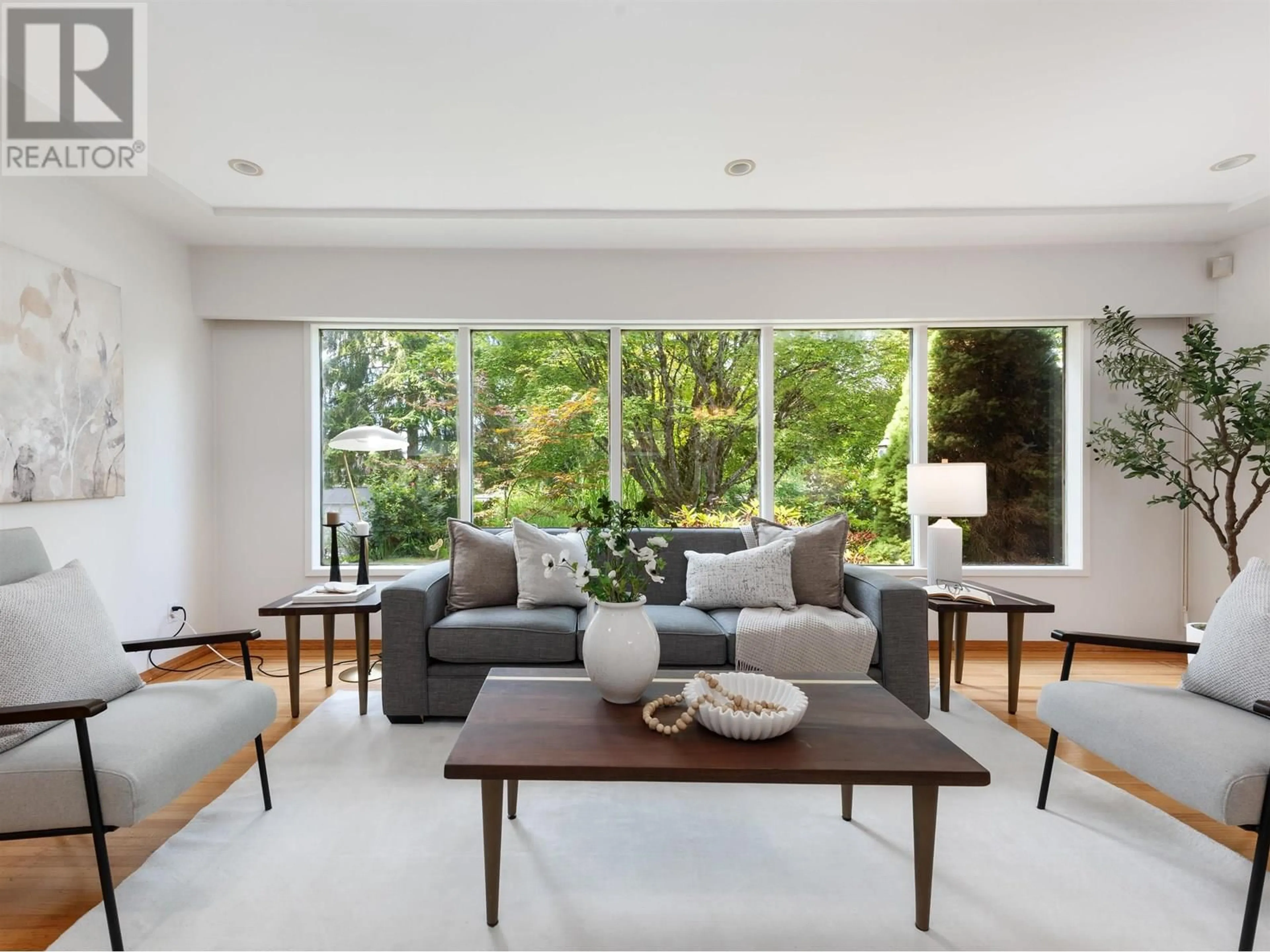 Living room with furniture, unknown for 668 WESTHYDE PLACE, North Vancouver British Columbia V7N2Y4