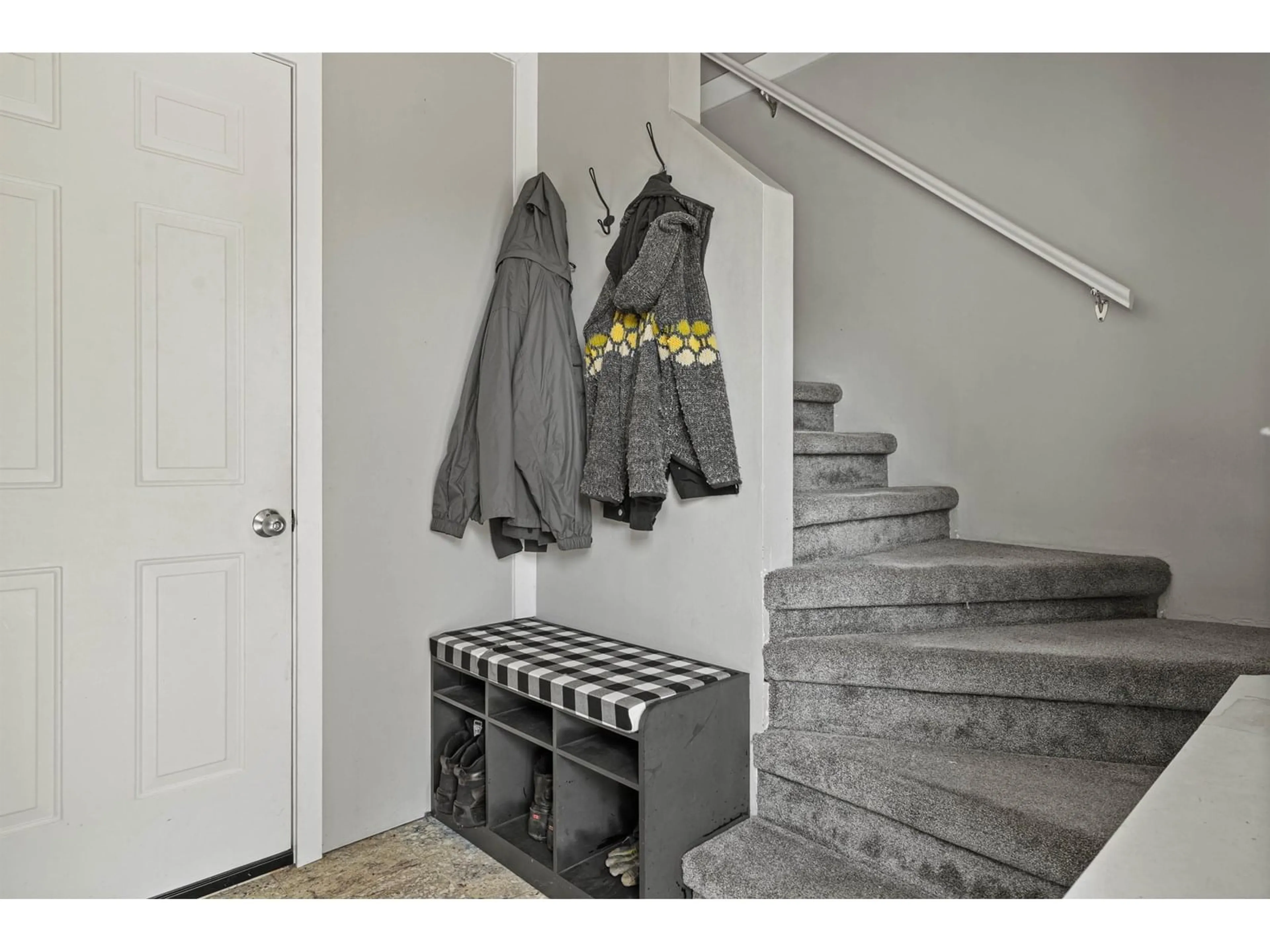 Indoor entryway for 8129 BOBCAT, Mission British Columbia V2V5J7