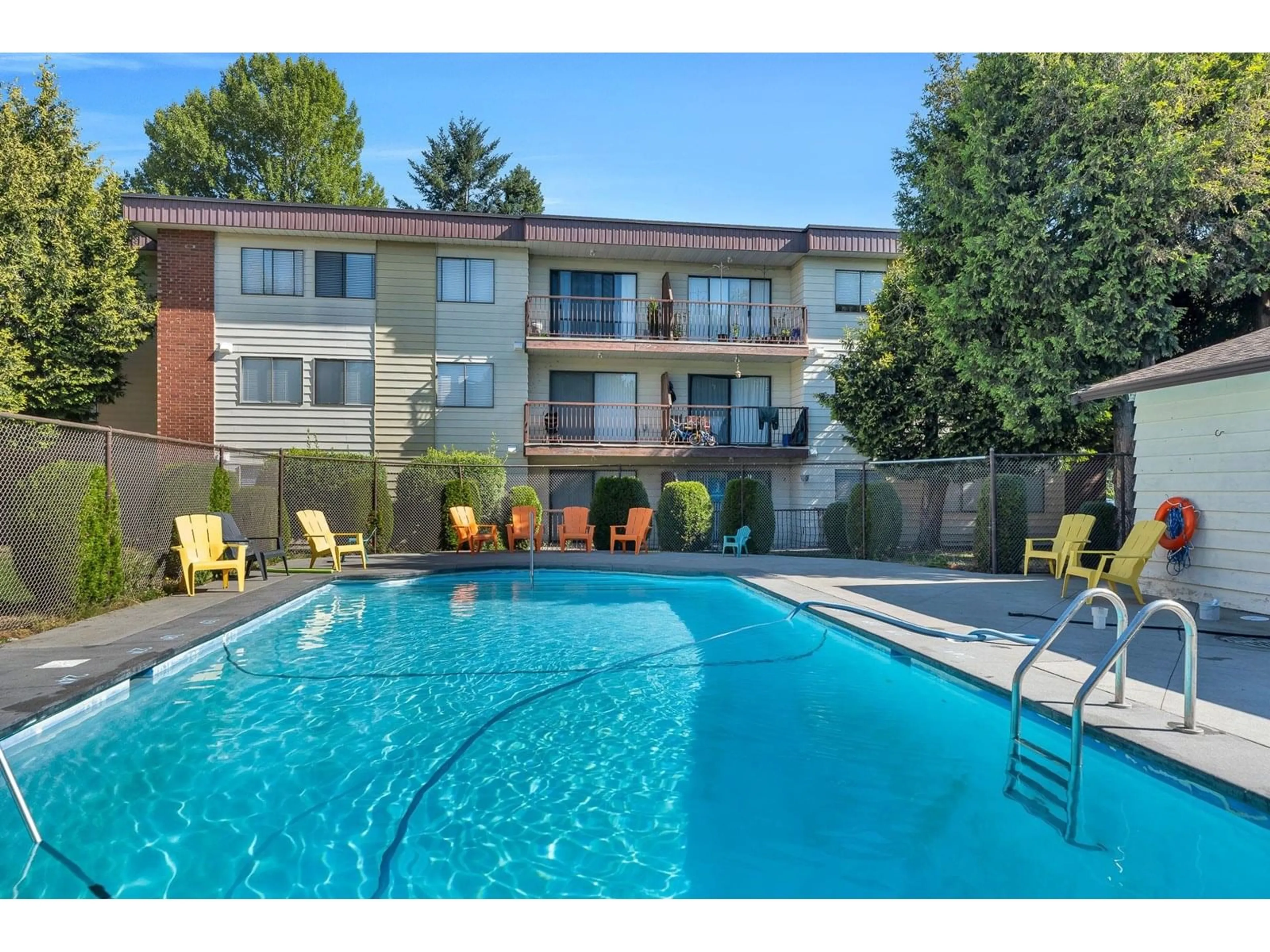Pool for 400 - 1909 SALTON, Abbotsford British Columbia V2S5B6