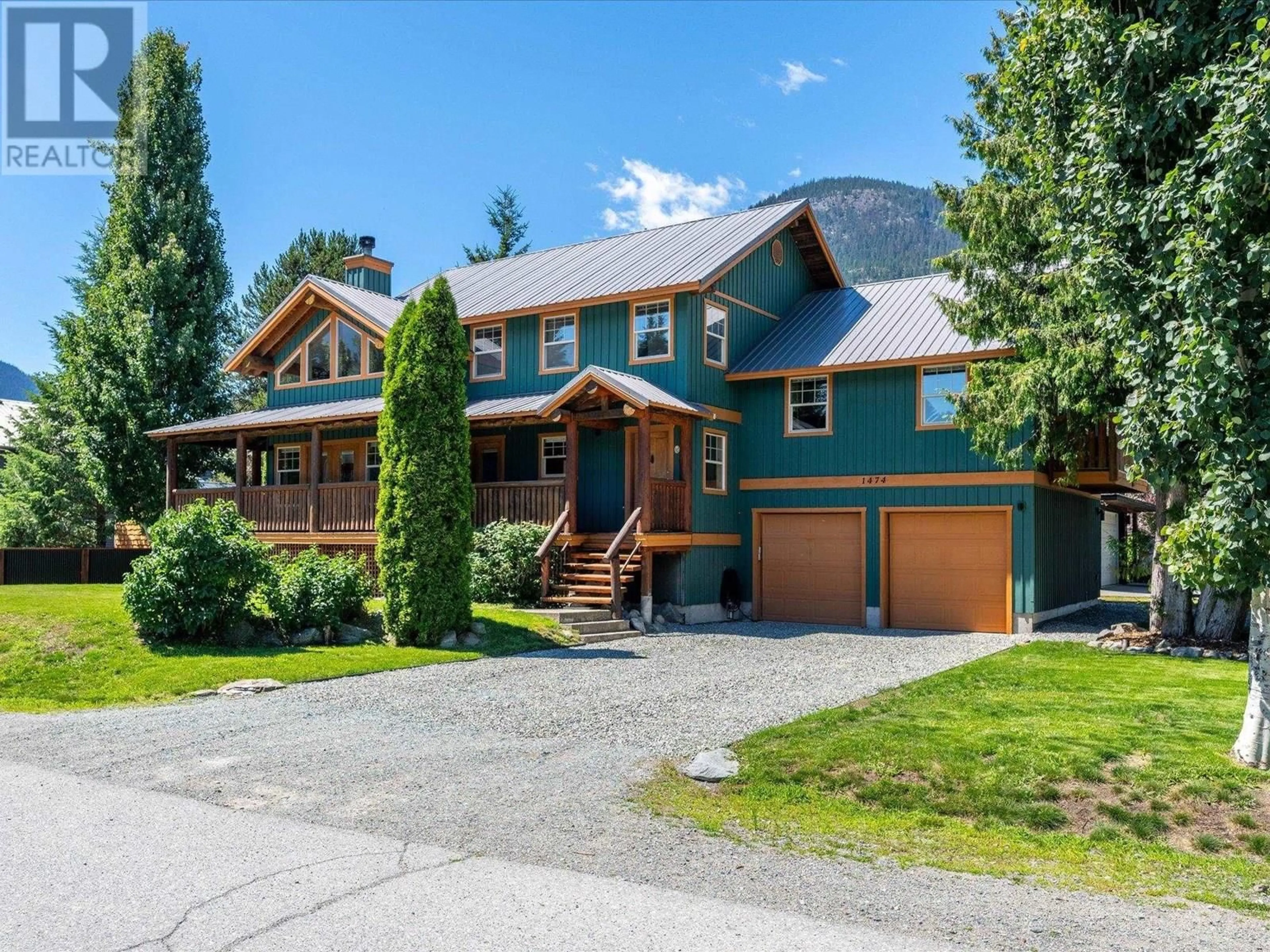 Home with vinyl exterior material, mountain view for 1474 HEMLOCK STREET, Pemberton British Columbia V0N2L1