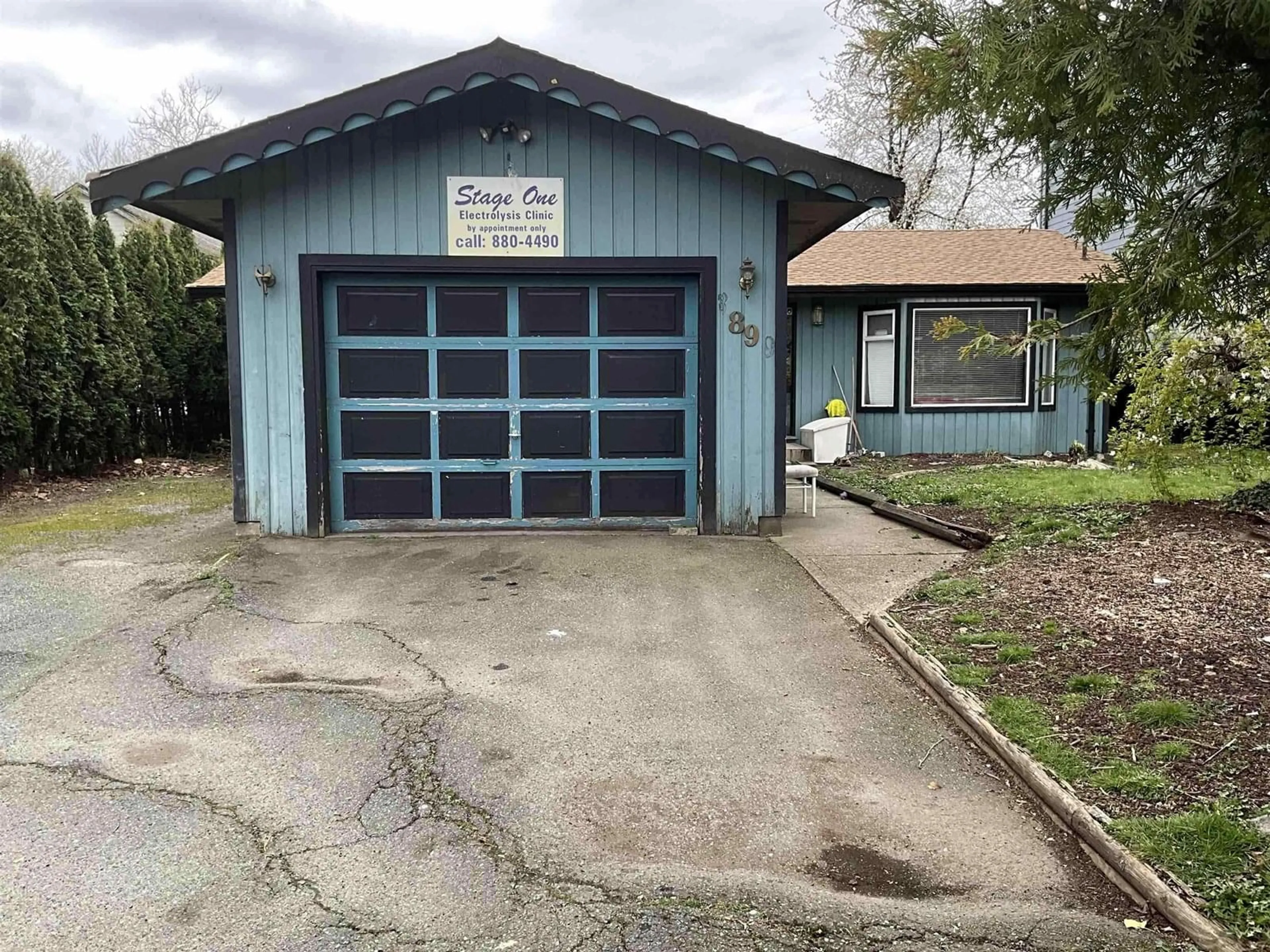Indoor garage for 8899 128, Surrey British Columbia V3V5M6