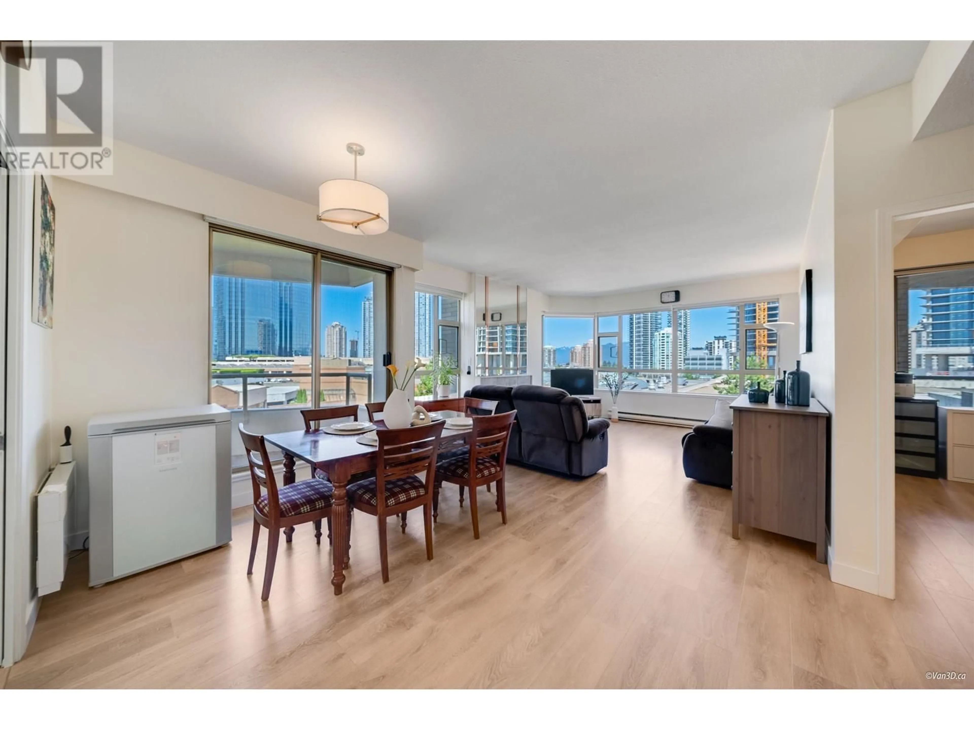 Unknown for 600 - 4830 BENNETT STREET, Burnaby British Columbia V5H4P6