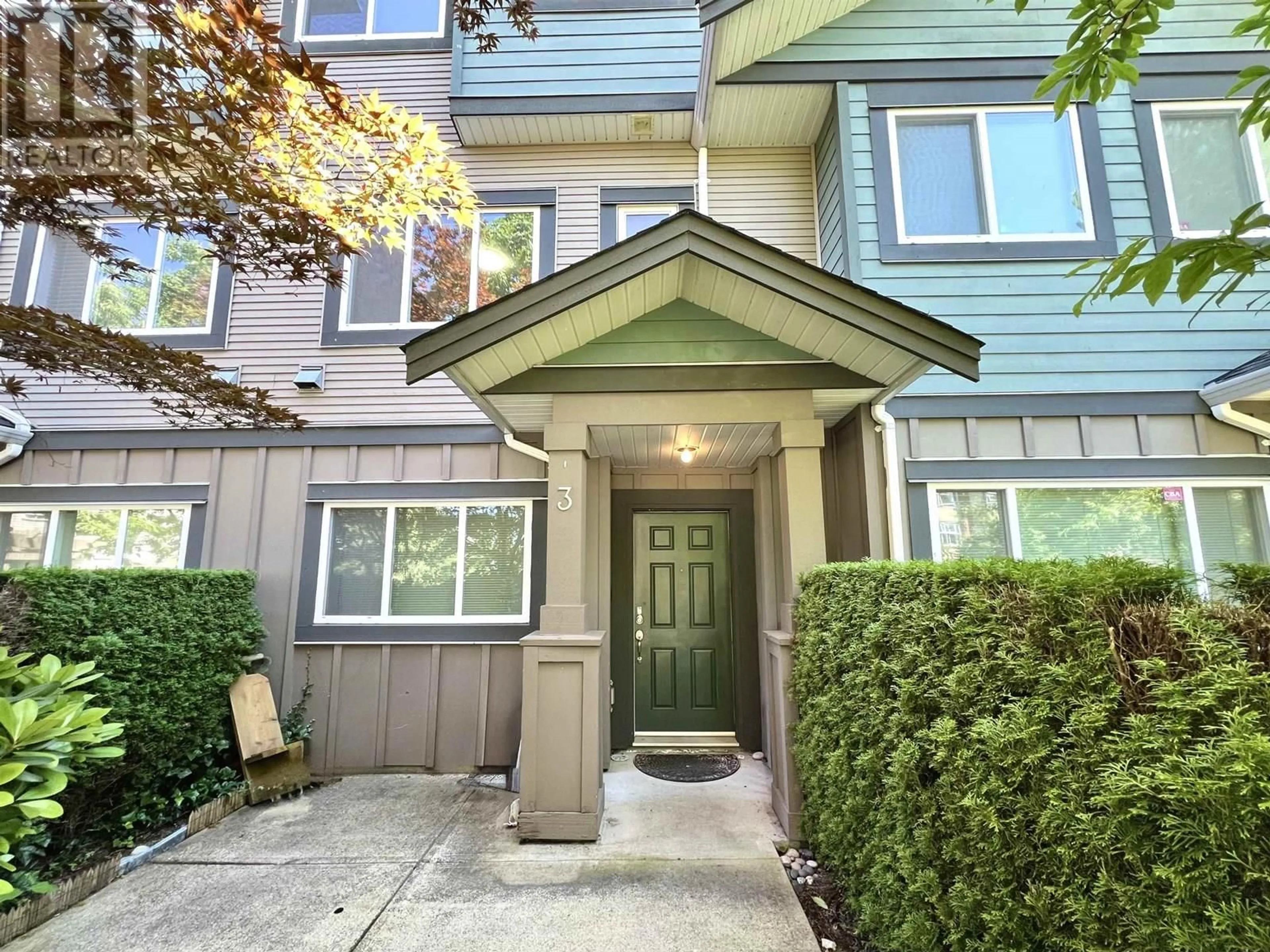 Indoor entryway for 3 - 9420 FERNDALE ROAD, Richmond British Columbia V6Y0A7