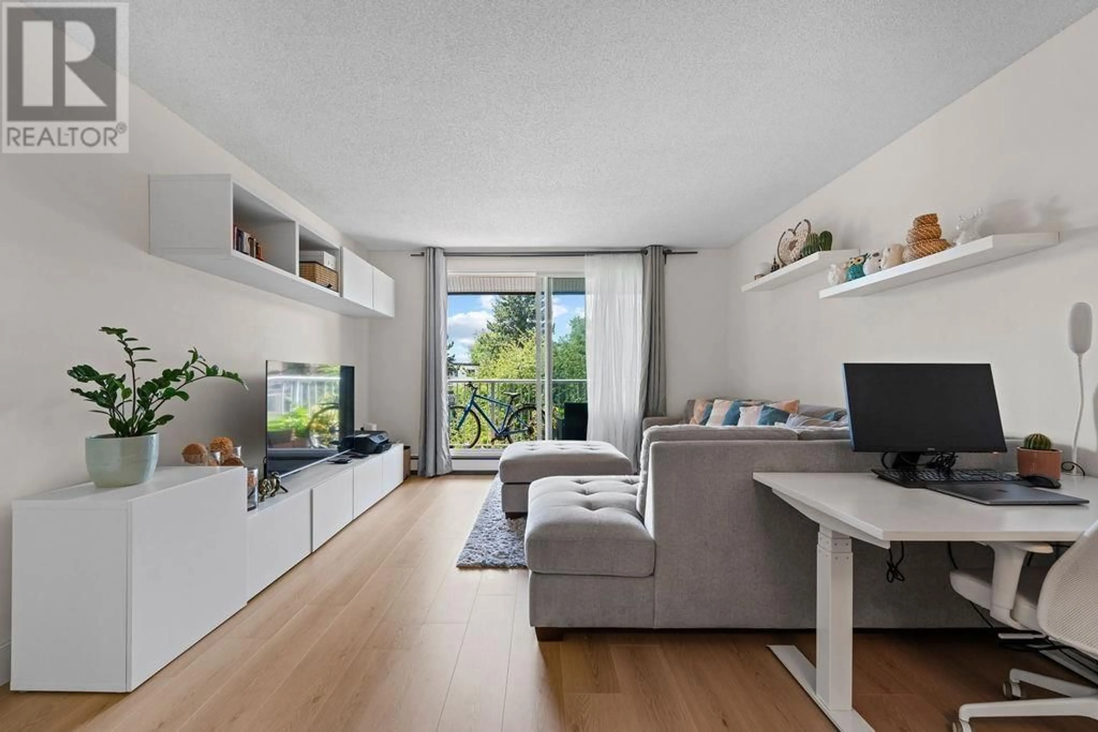 Living room with furniture, unknown for 303 - 8870 CITATION DRIVE, Richmond British Columbia V6Y3A3