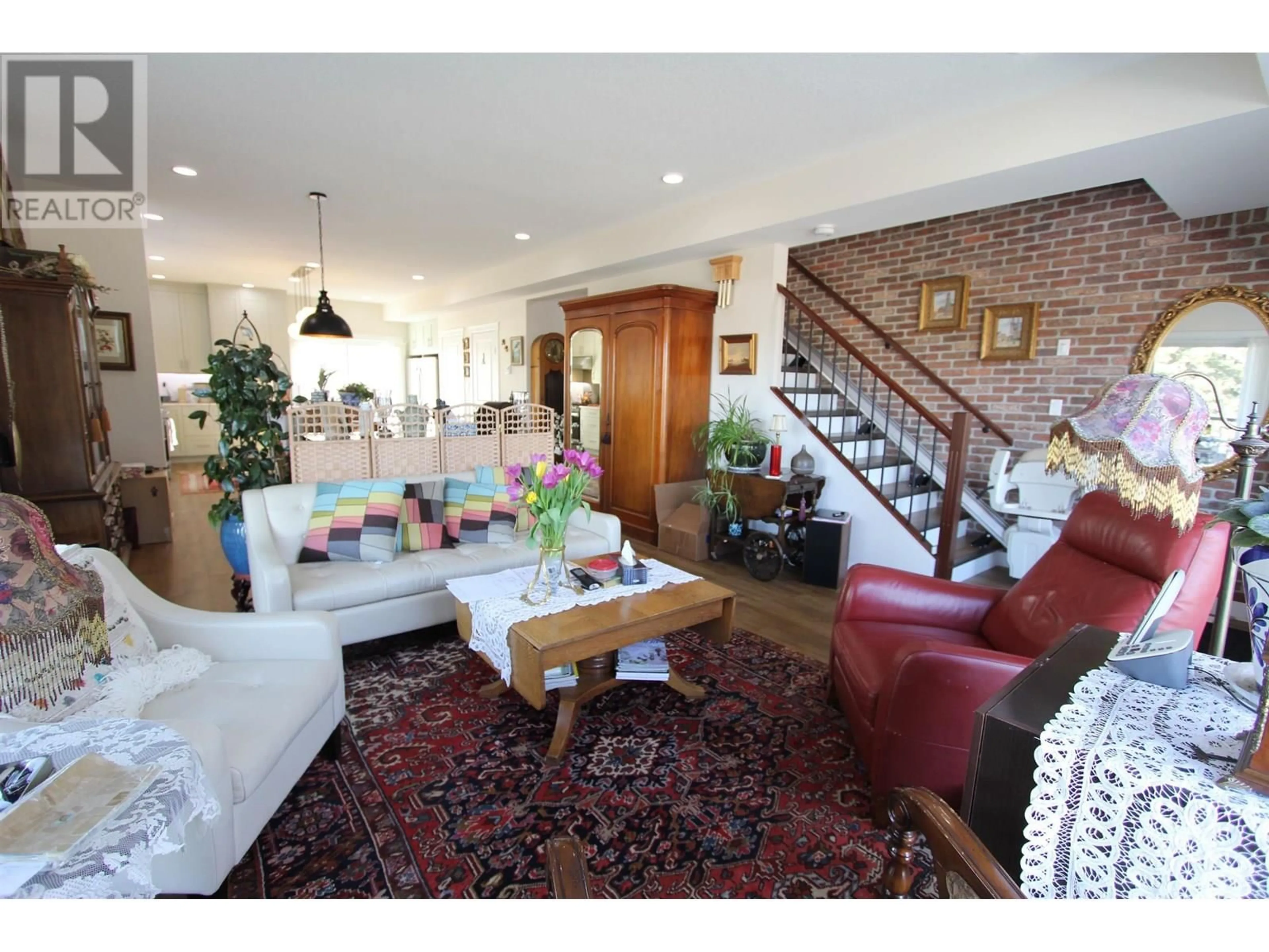 Living room with furniture, unknown for 985 PATRICIA BOULEVARD, Prince George British Columbia V2L3V6