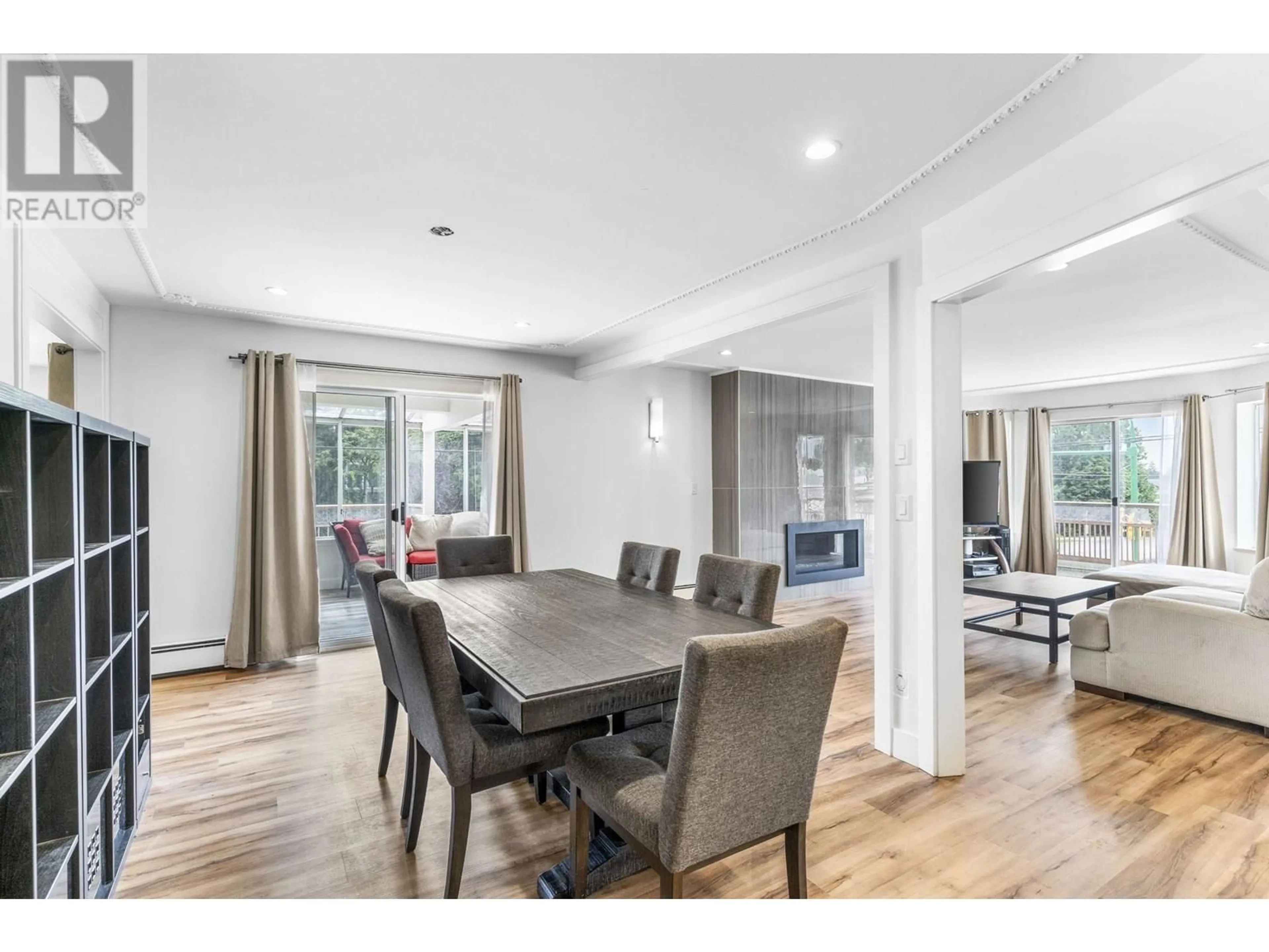 Dining room, wood/laminate floor for 996 DUTHIE AVENUE, Burnaby British Columbia V5A2P8