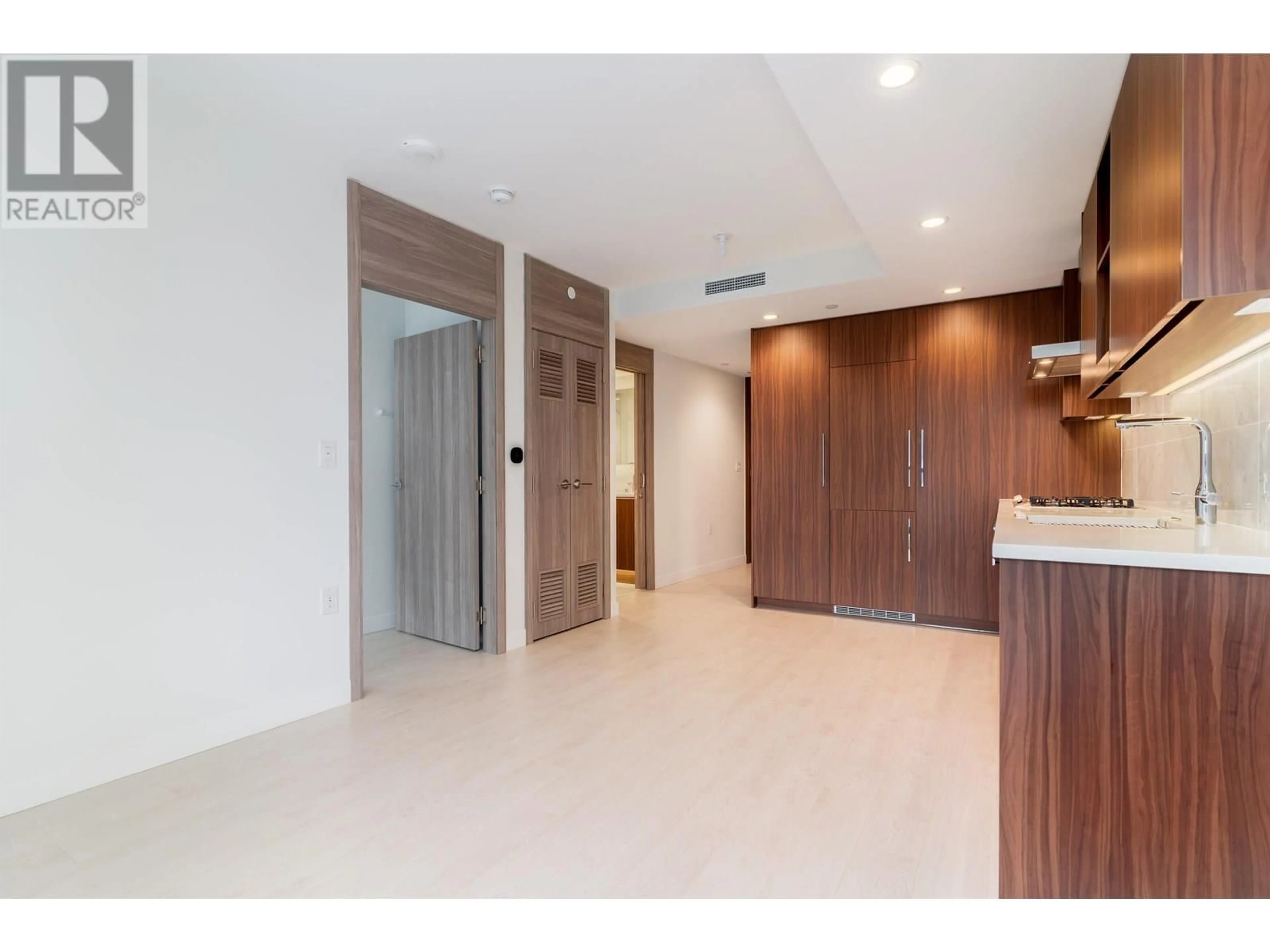 Unknown for 603 - 1768 COOK STREET, Vancouver British Columbia V5Y0N3