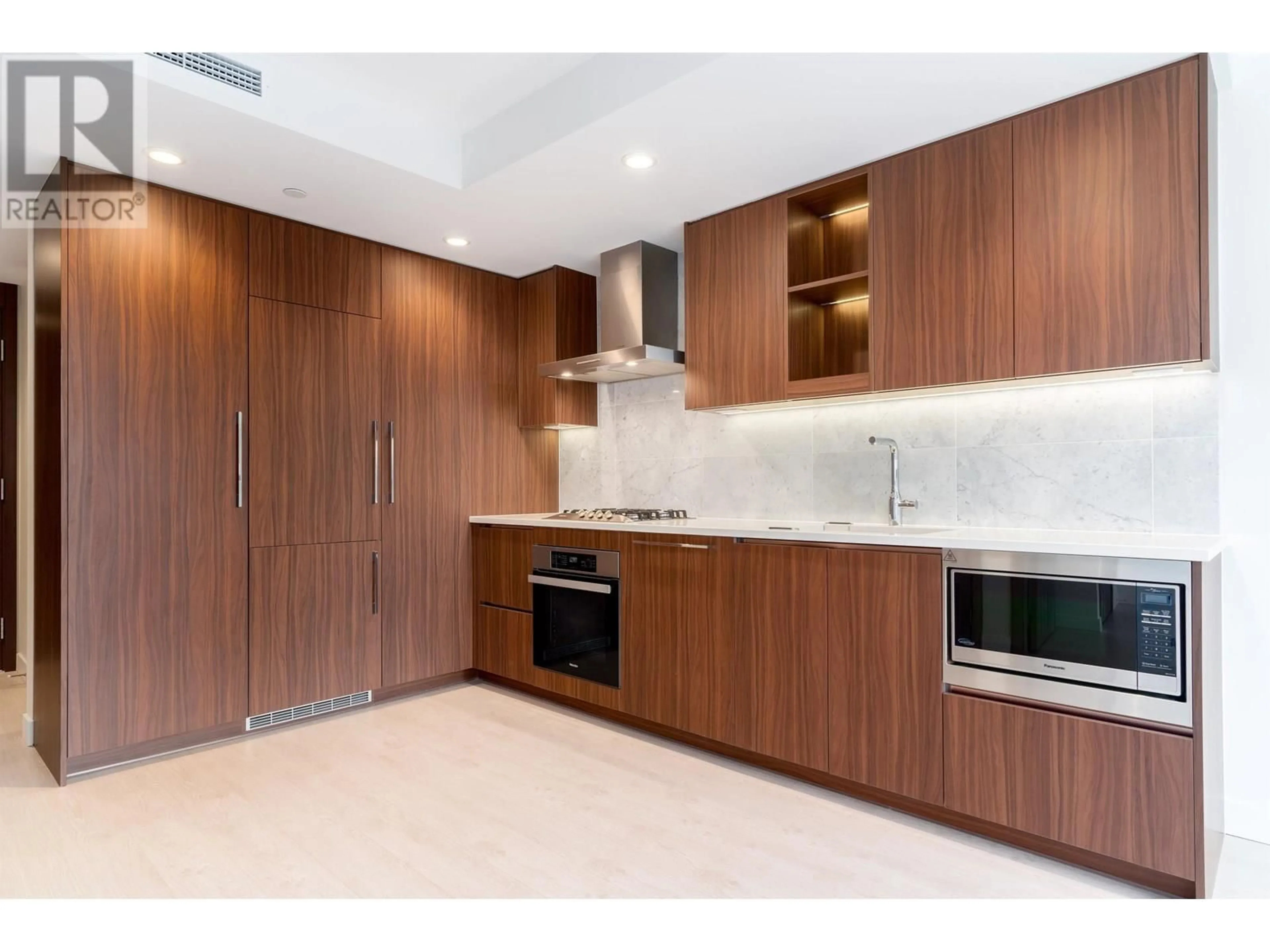 Standard kitchen, unknown for 603 - 1768 COOK STREET, Vancouver British Columbia V5Y0N3