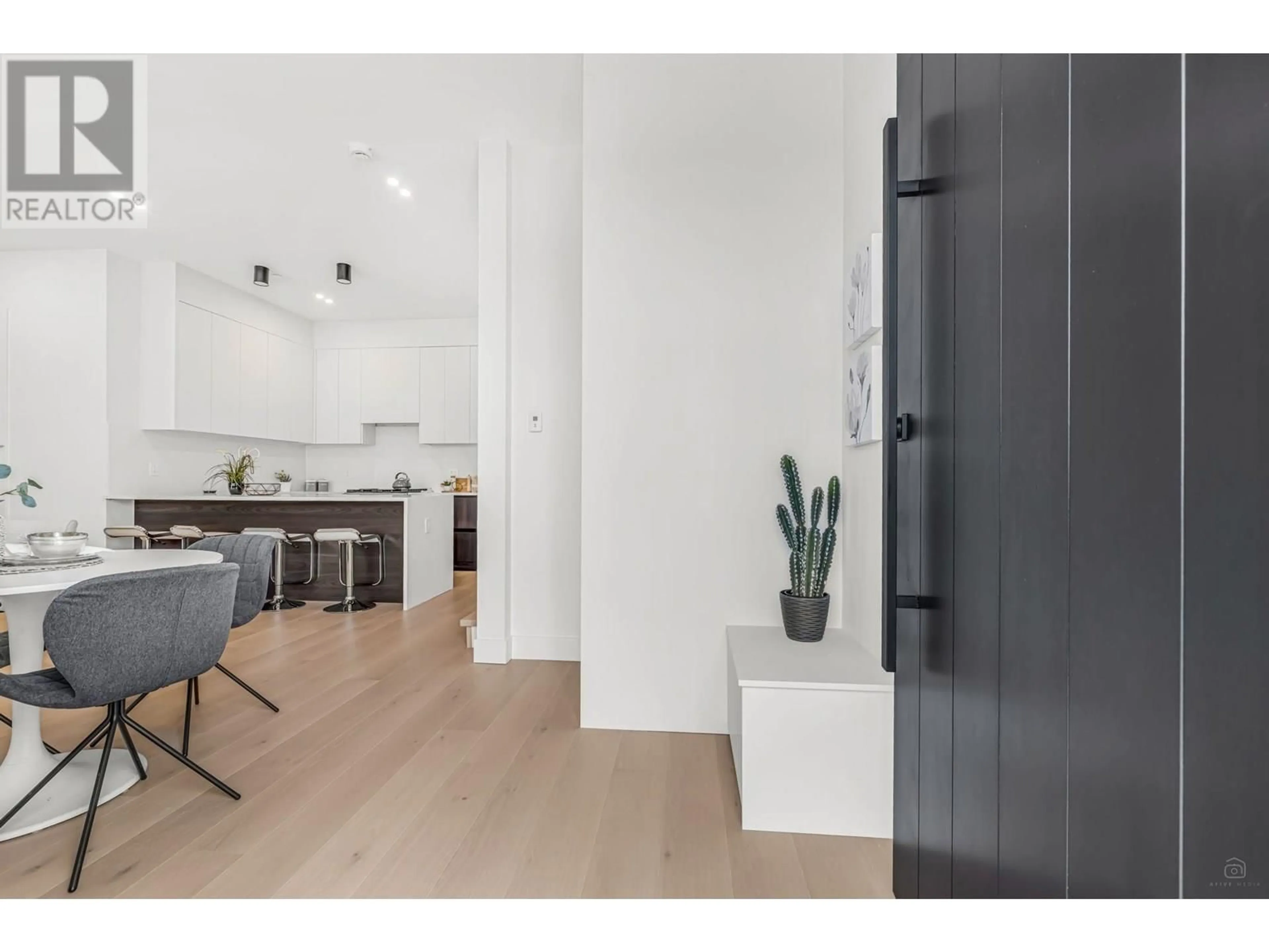 Indoor entryway for 1 773 61ST AVENUE, Vancouver British Columbia V5X2C1