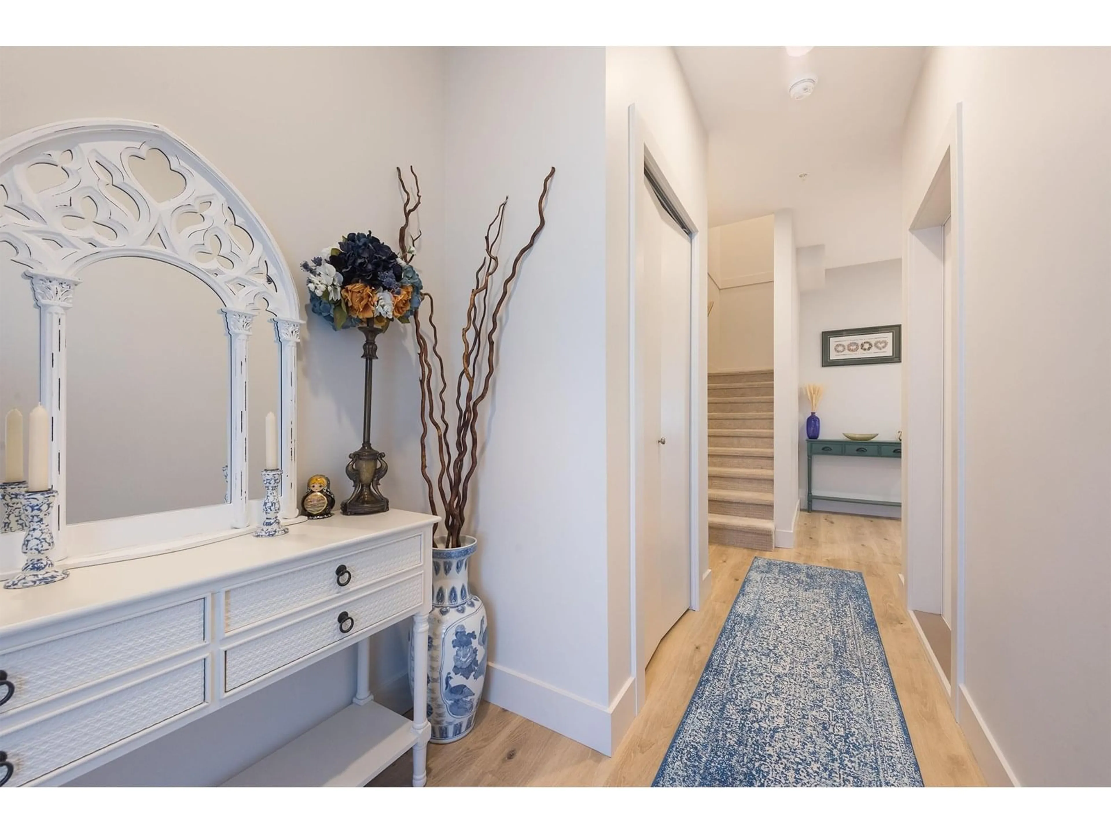 Indoor entryway for 3 - 1928 WOODSIDE BOULEVARD, Agassiz British Columbia V0M1A1