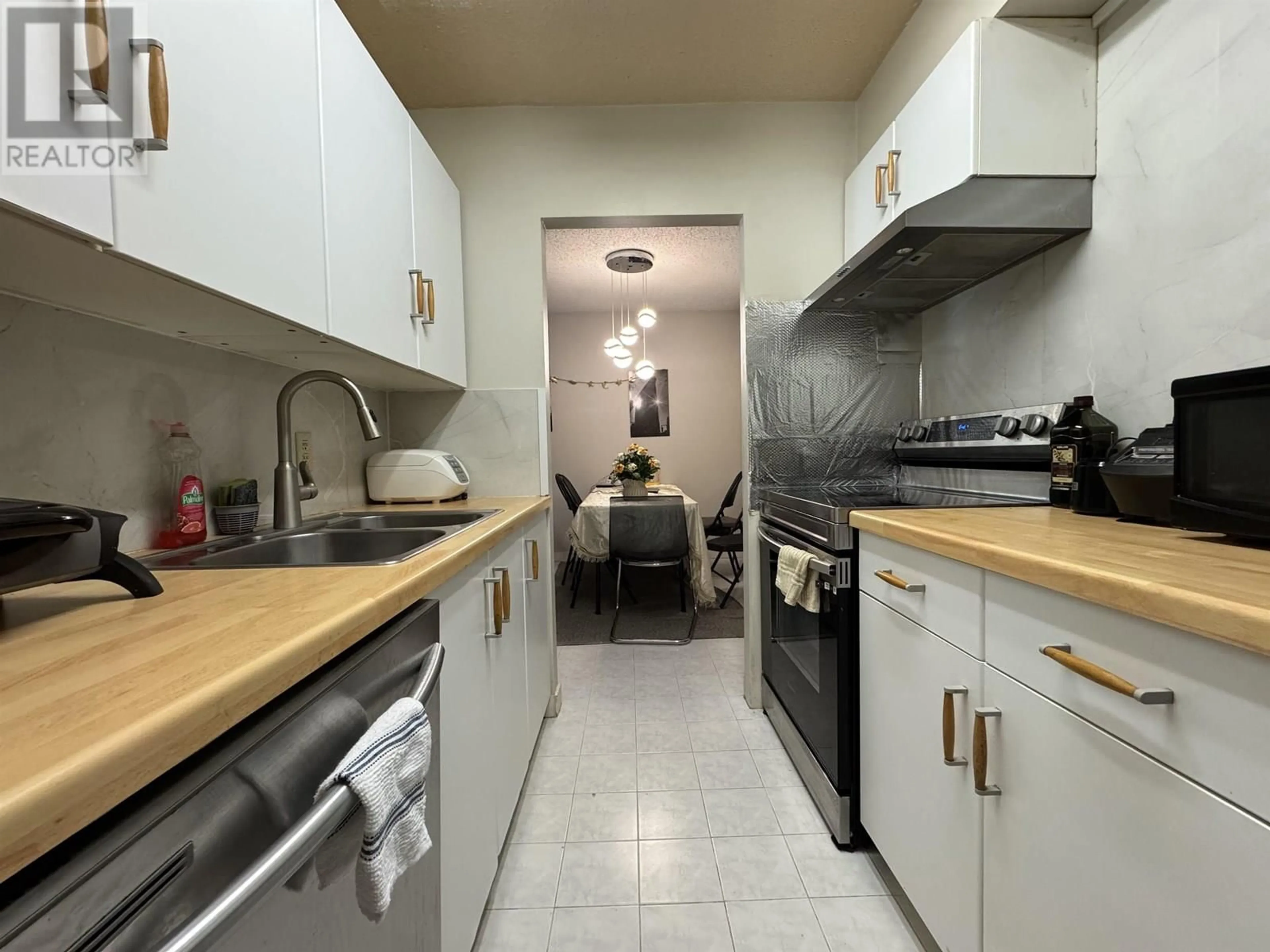 Standard kitchen, unknown for 210 - 9320 PARKSVILLE DRIVE, Richmond British Columbia V7E4W2