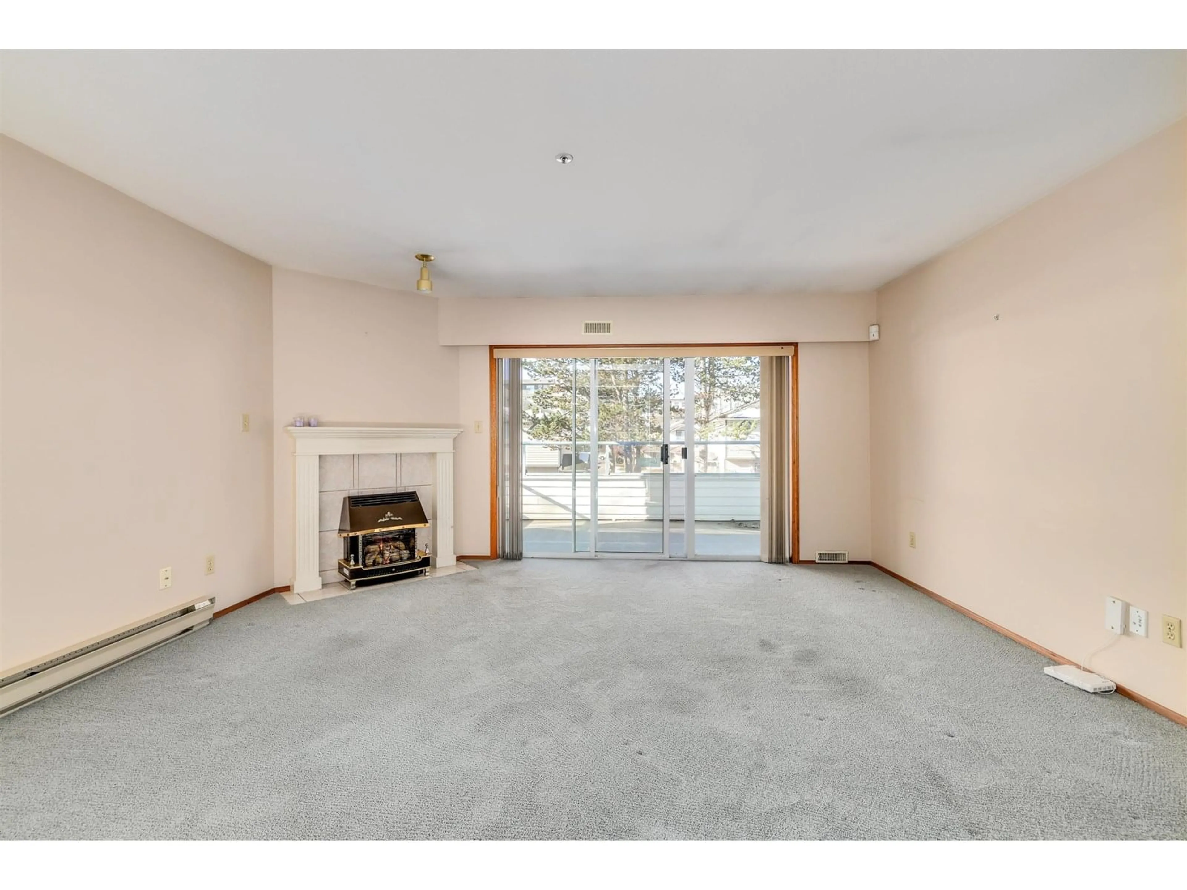 A pic of a room for 101 - 5377 201A, Langley British Columbia V3A1S7
