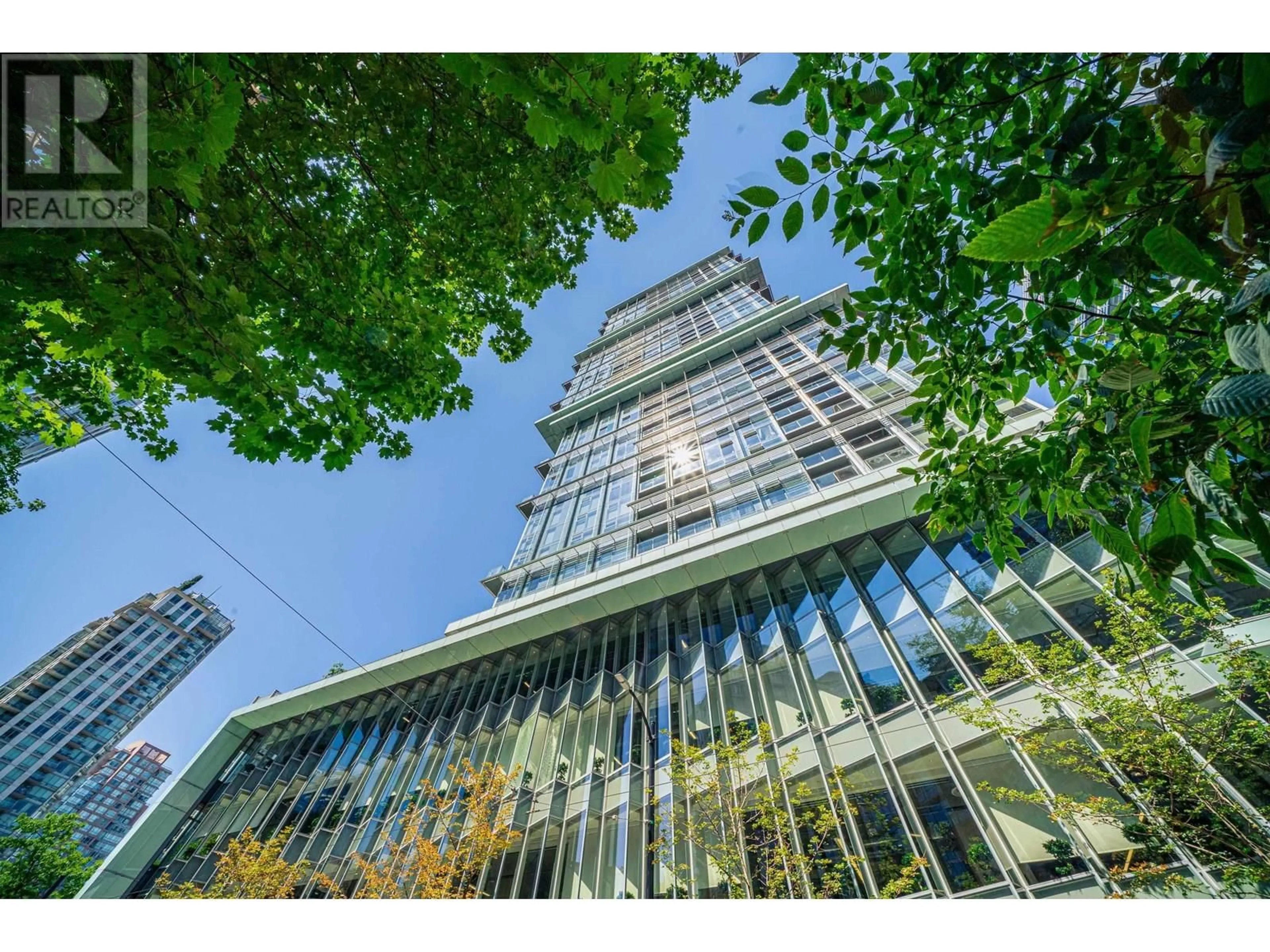 Indoor foyer for 4201 - 777 RICHARDS STREET, Vancouver British Columbia V6B0M6
