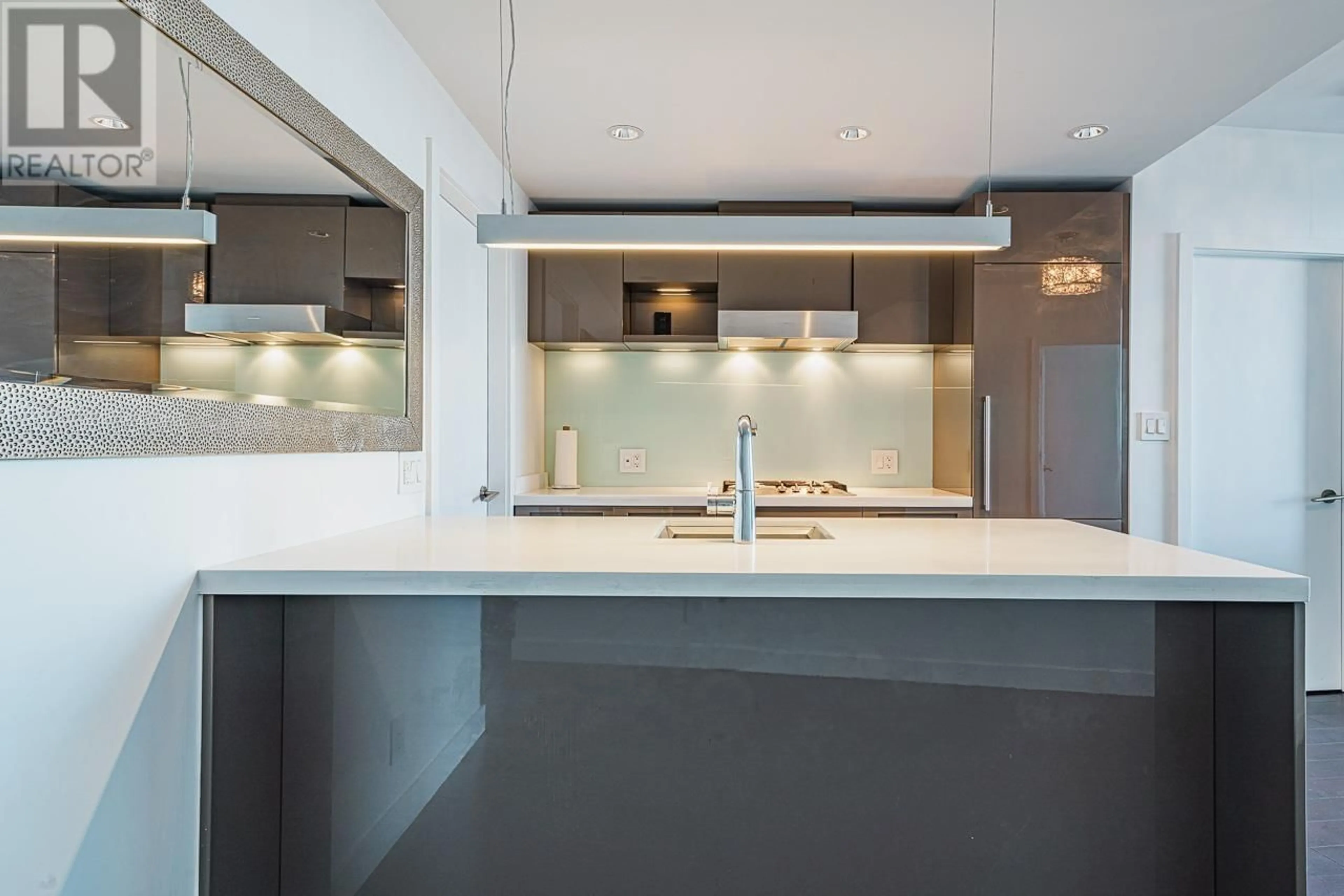 Contemporary kitchen, unknown for 4201 - 777 RICHARDS STREET, Vancouver British Columbia V6B0M6