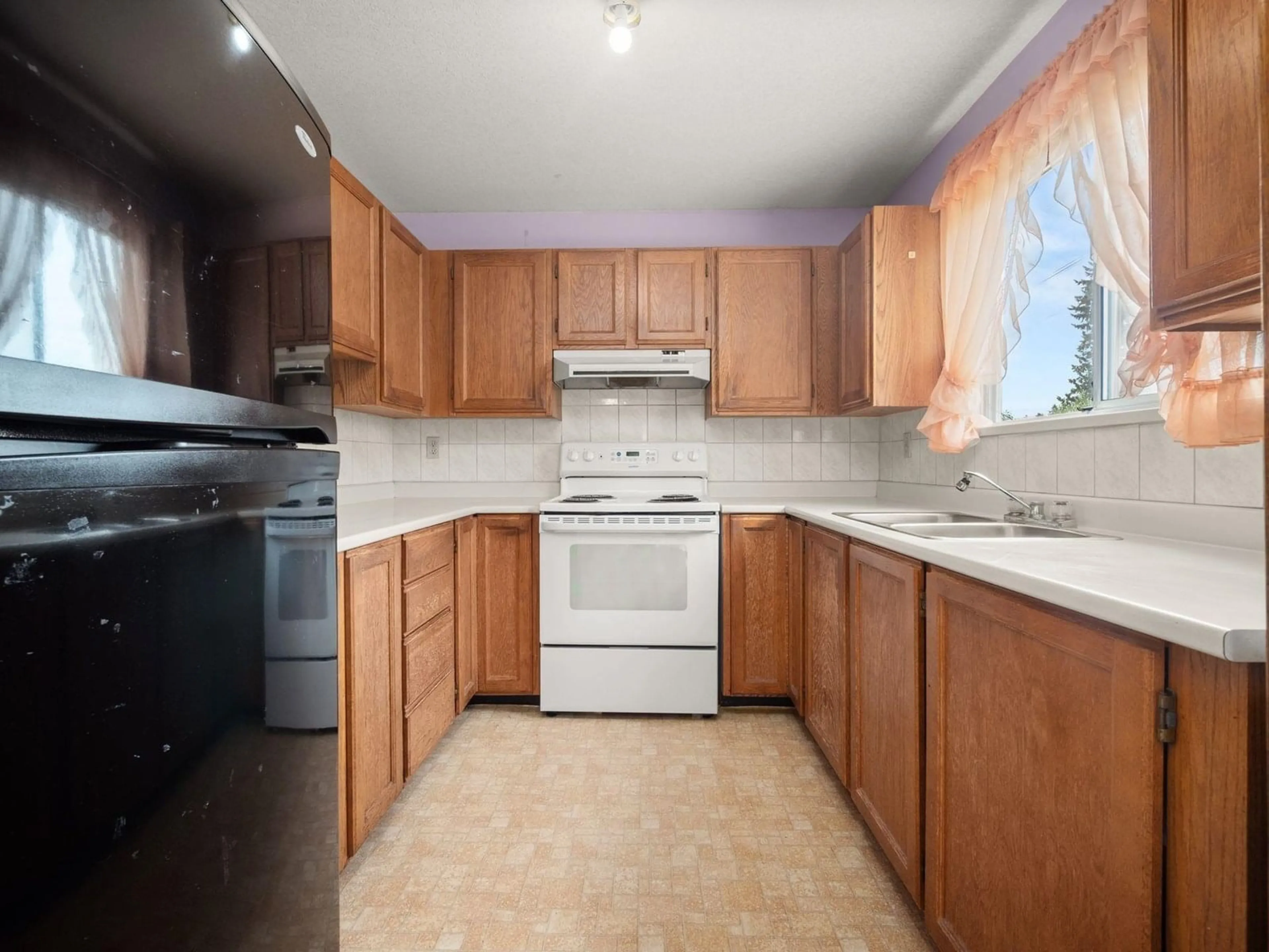 Standard kitchen, unknown for 11764 74, Delta British Columbia V4C1E8