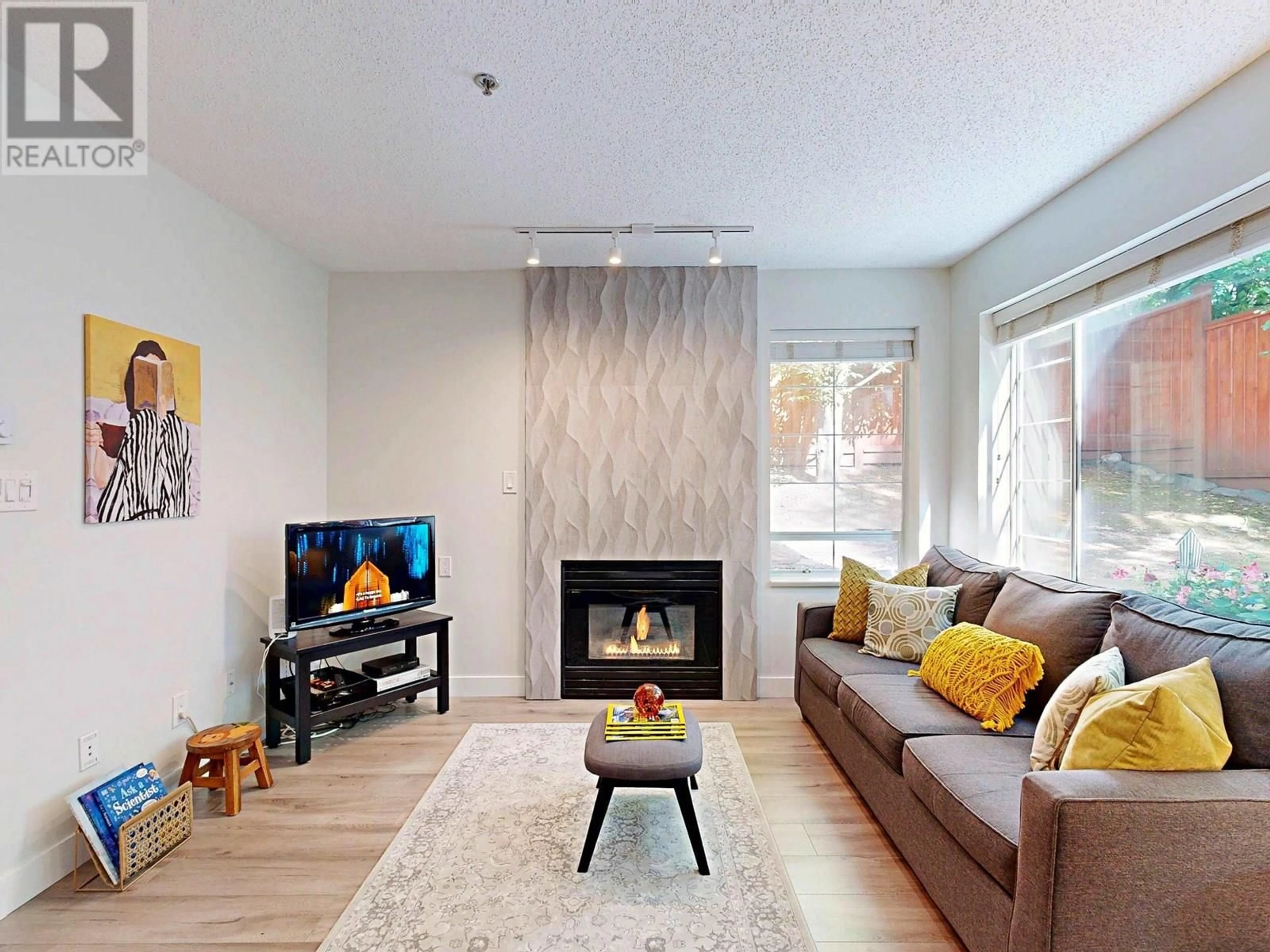 Living room with furniture, unknown for 105 - 1433 1ST AVENUE, Vancouver British Columbia V5N1A4