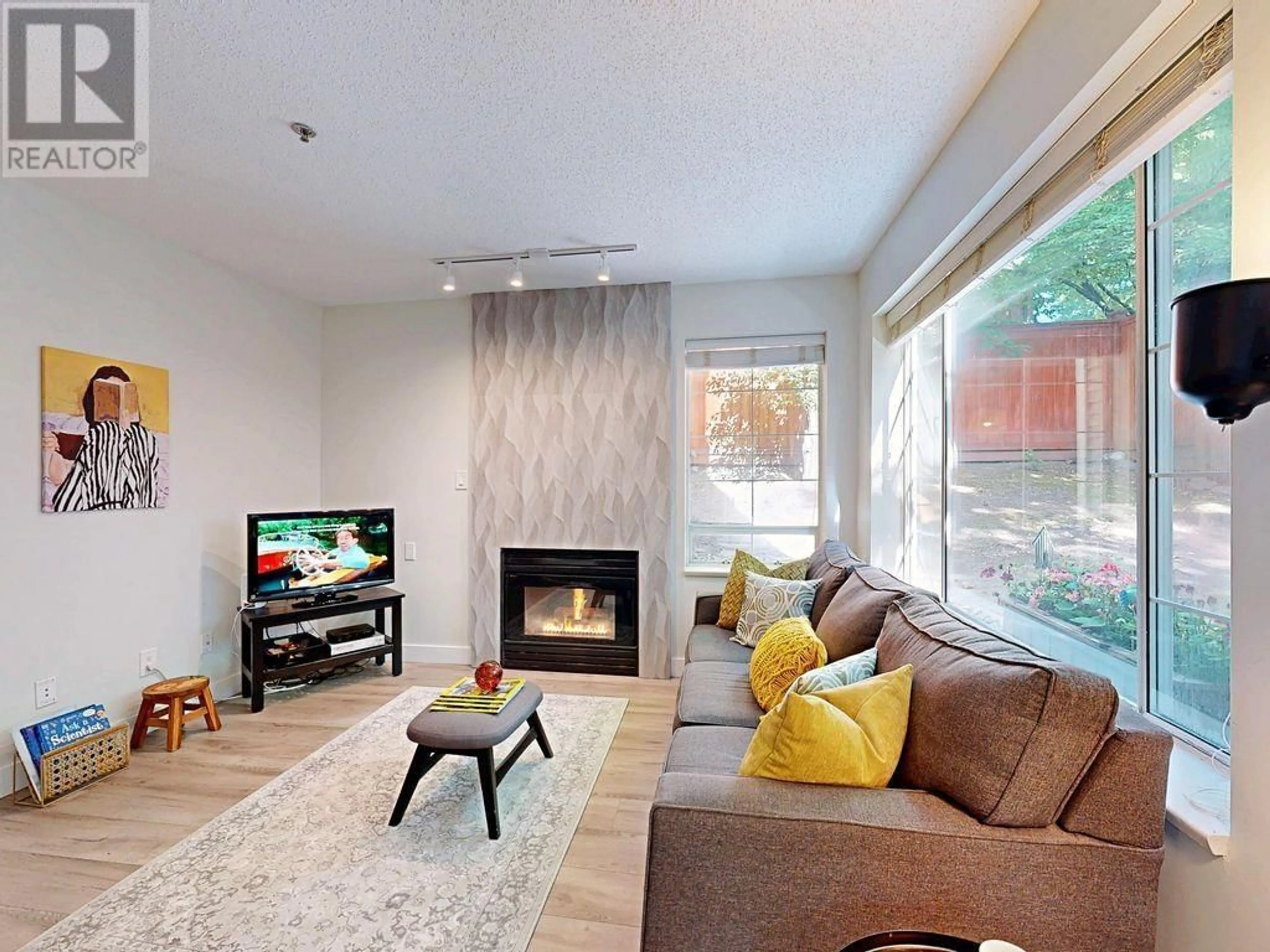 Living room with furniture, unknown for 105 - 1433 1ST AVENUE, Vancouver British Columbia V5N1A4