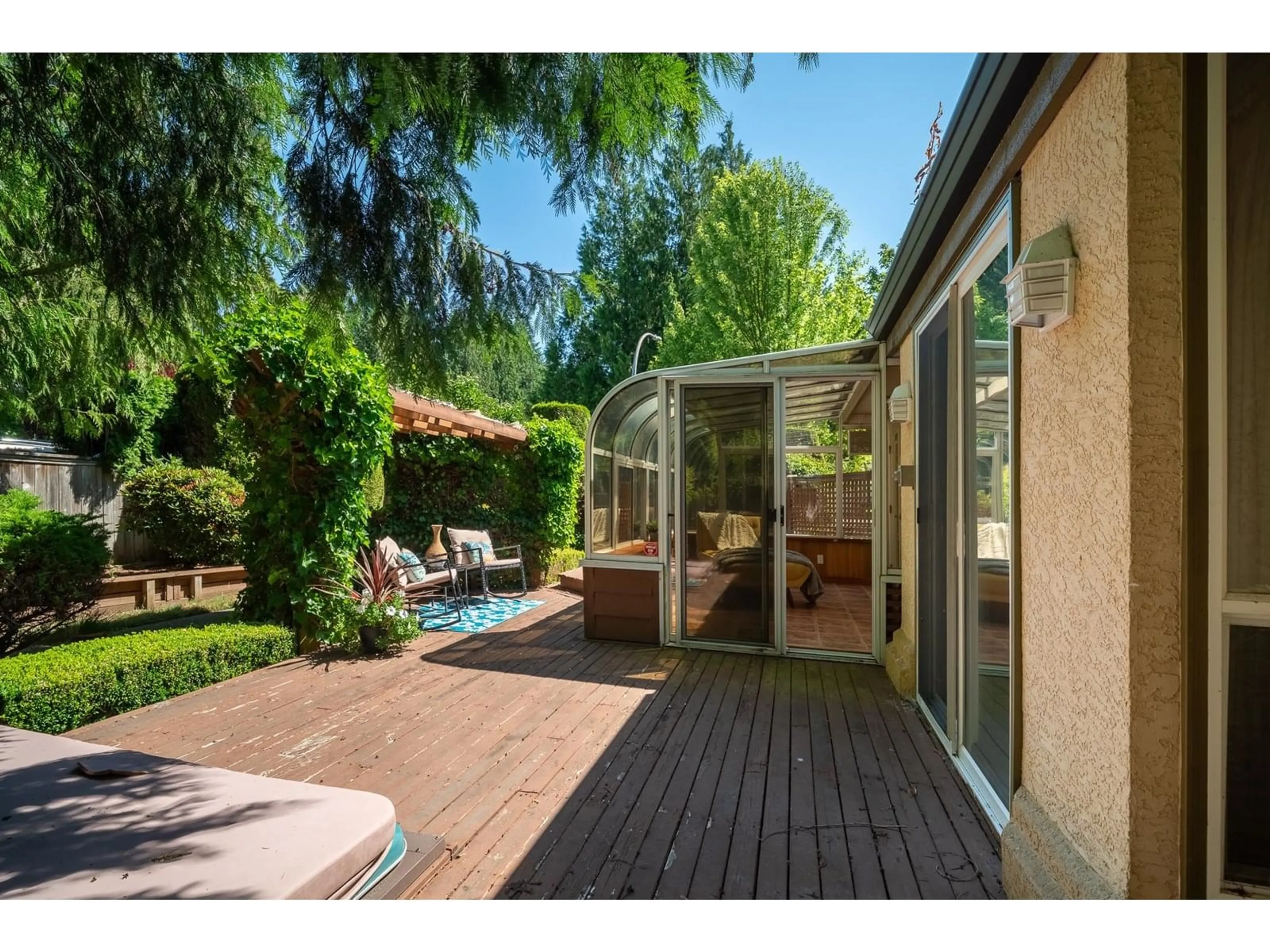 Patio, street for 4302 209, Langley British Columbia V3A9A6
