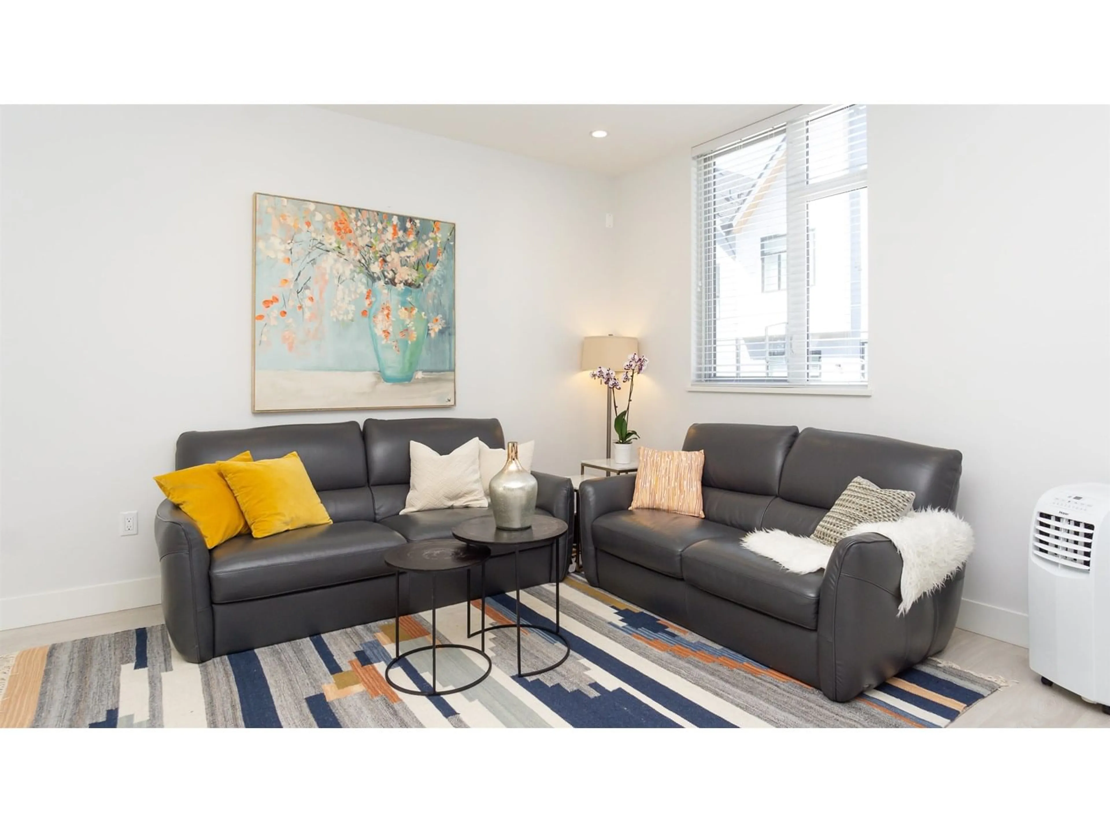 Living room with furniture, unknown for 48 - 16685 25, Surrey British Columbia V3Z0Z4