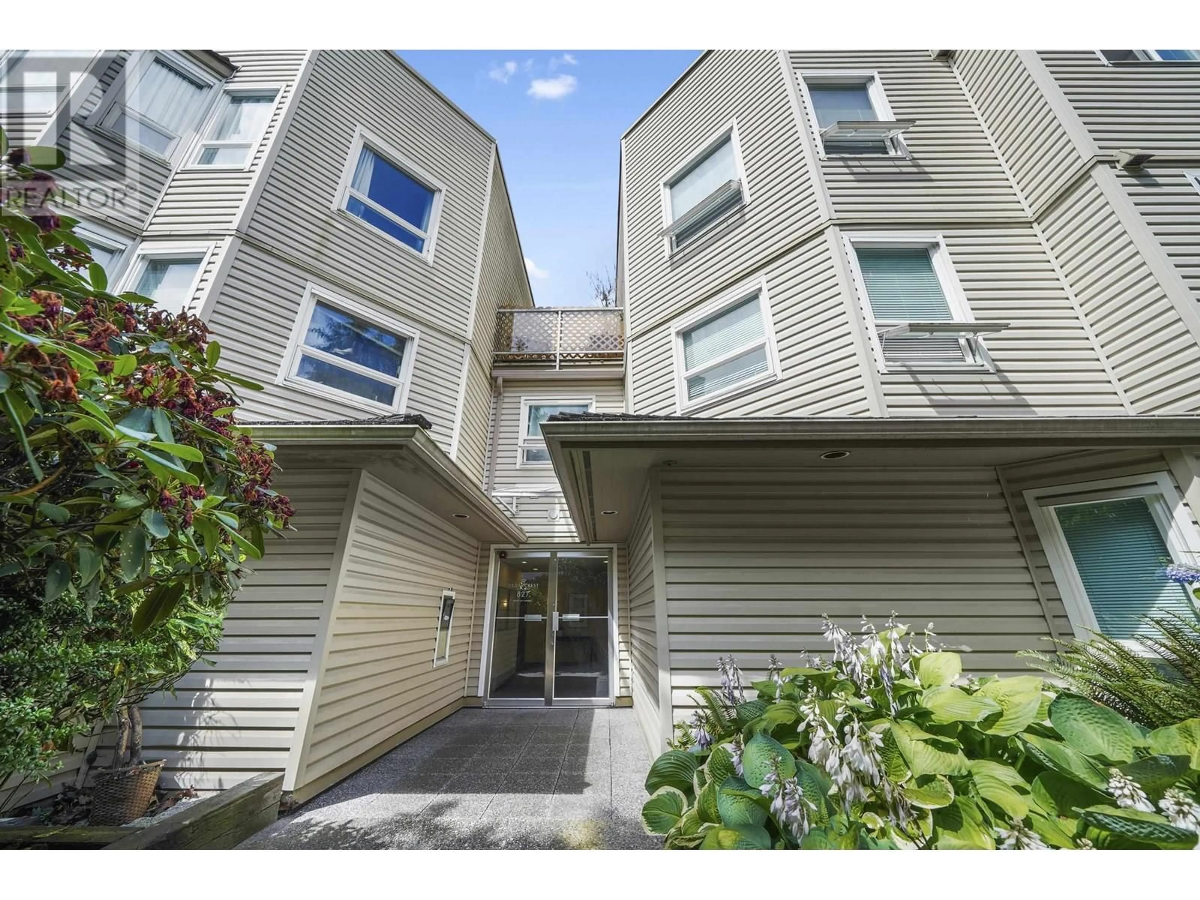 Unknown for 302 - 827 16 STREET, North Vancouver British Columbia V7P1R2