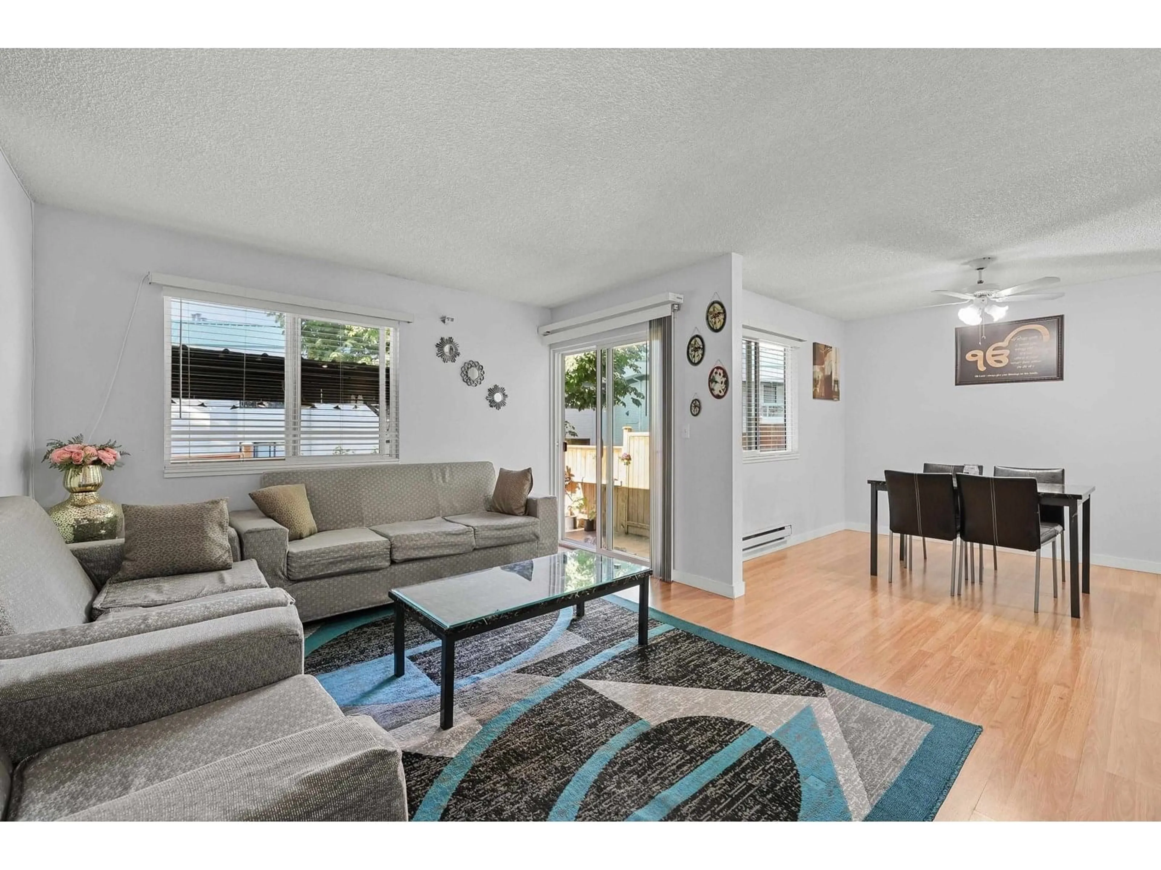 Living room with furniture, wood/laminate floor for 14 - 2830 BOURQUIN WEST, Abbotsford British Columbia V2S5N8