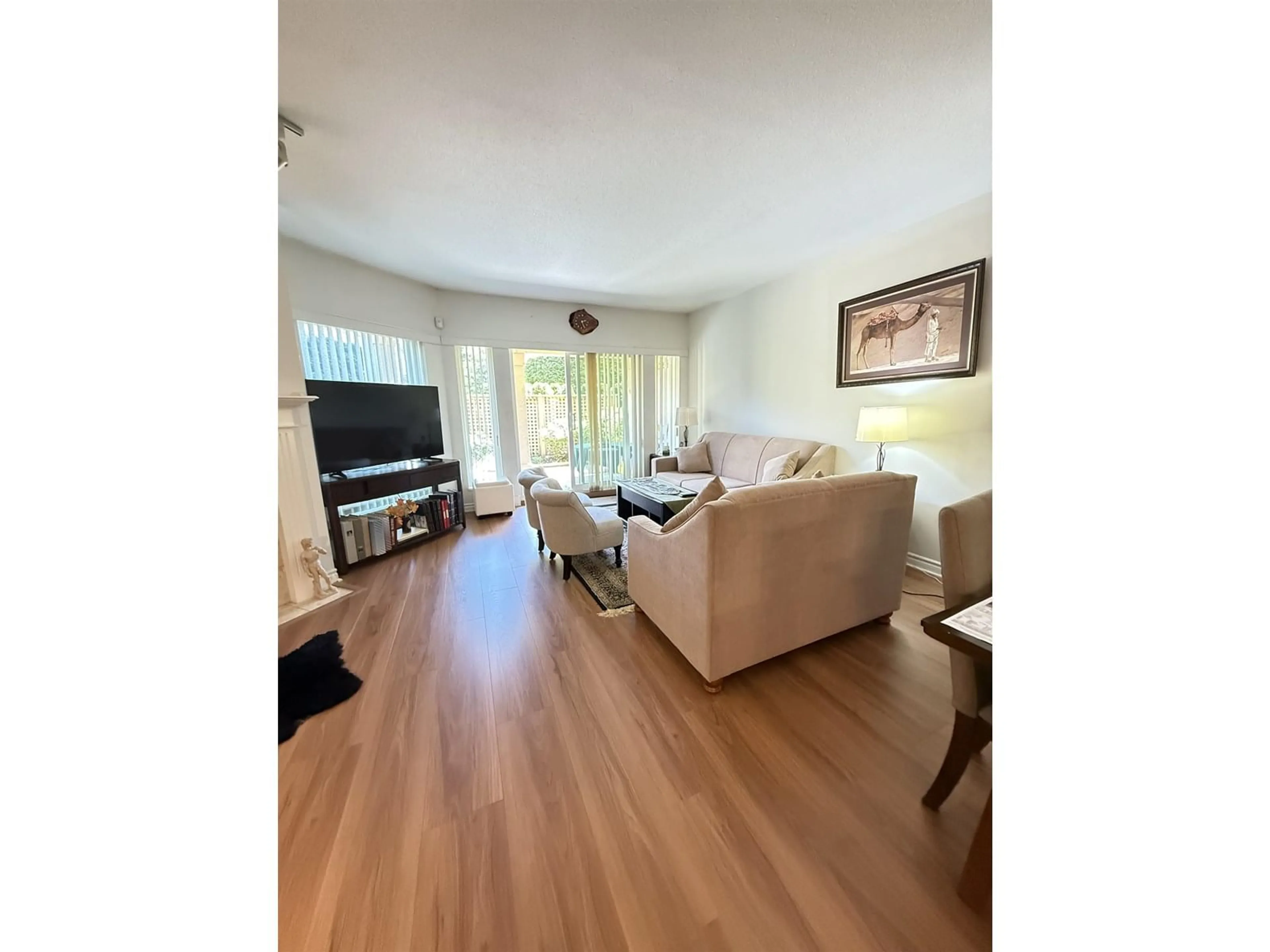 A pic of a room for 207 - 1255 BEST, White Rock British Columbia V4B4E1