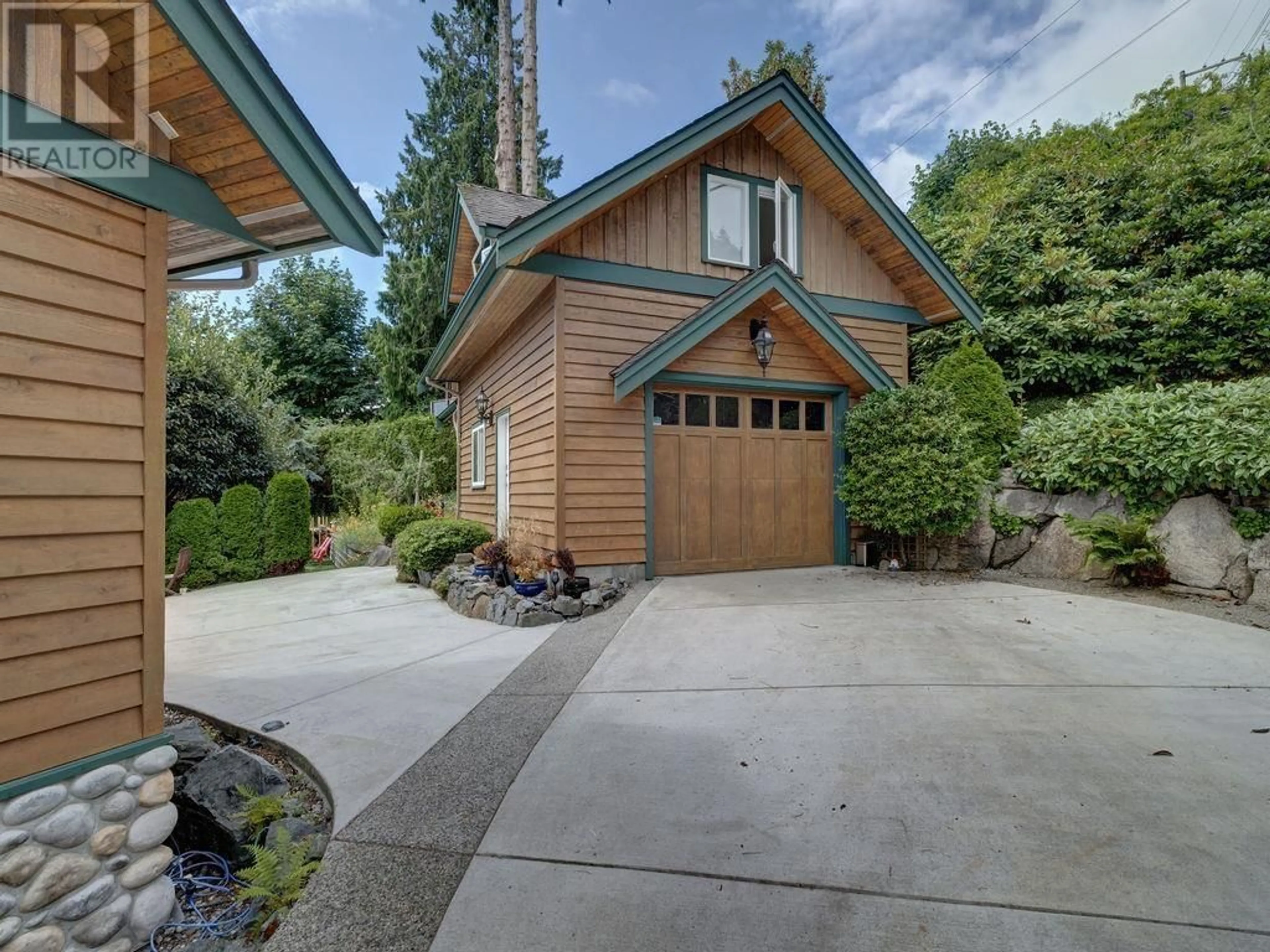 Indoor garage for 481 CENTRAL AVENUE, Gibsons British Columbia V0N1V1