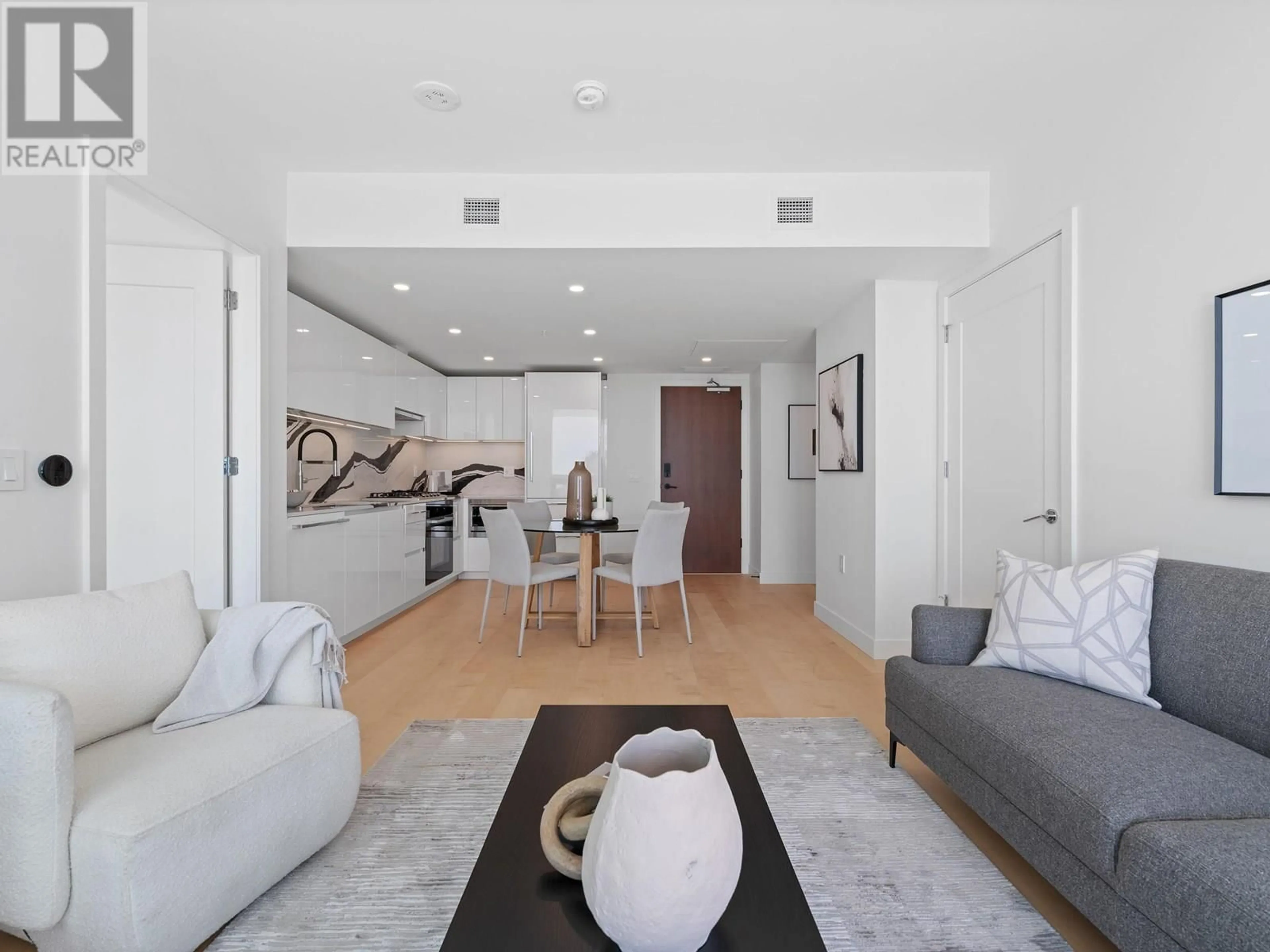 Living room with furniture, unknown for 407 - 135 13 STREET, North Vancouver British Columbia V7L0E5
