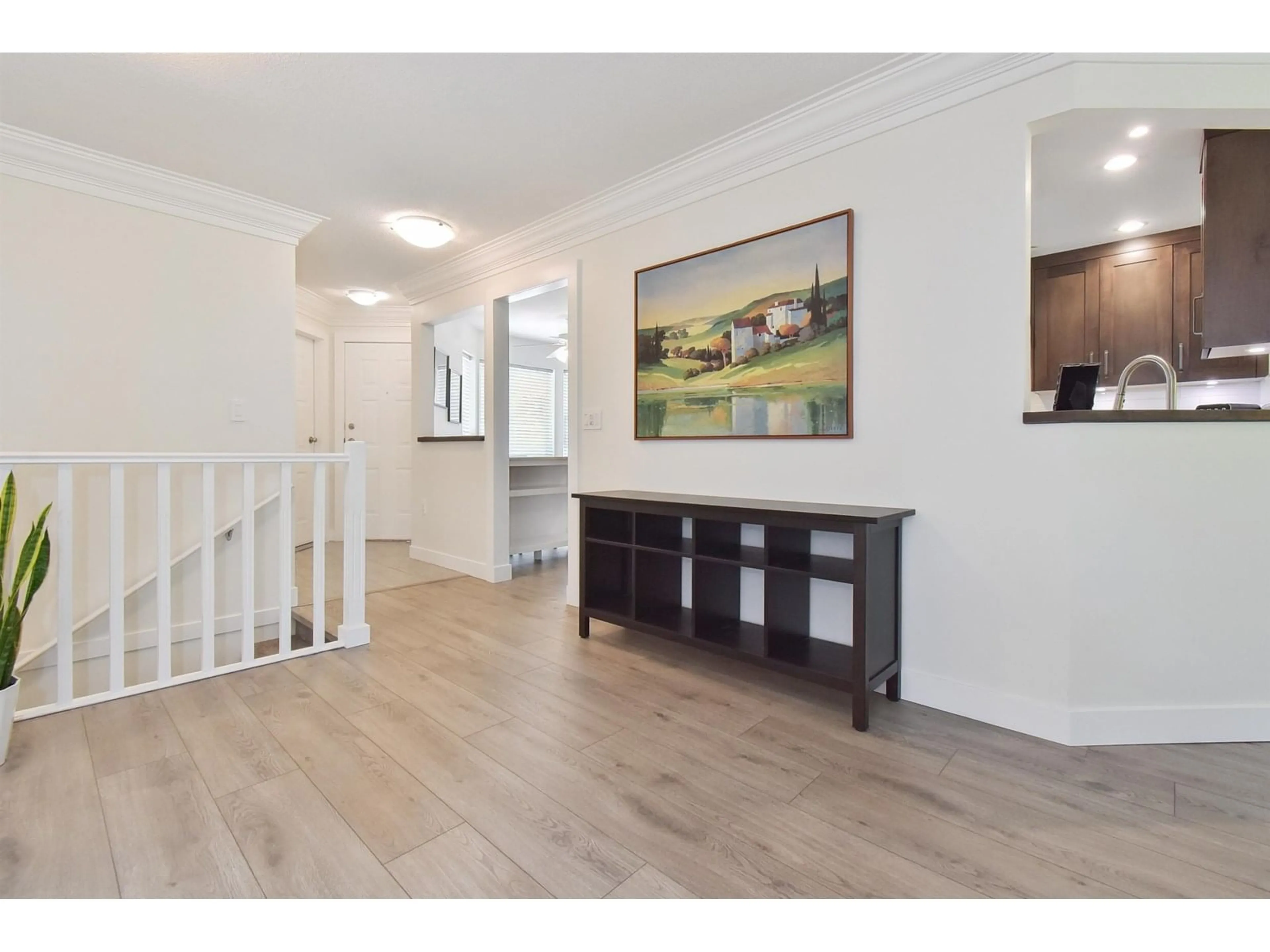 Indoor entryway for 17 - 2475 EMERSON, Abbotsford British Columbia V2T4W5