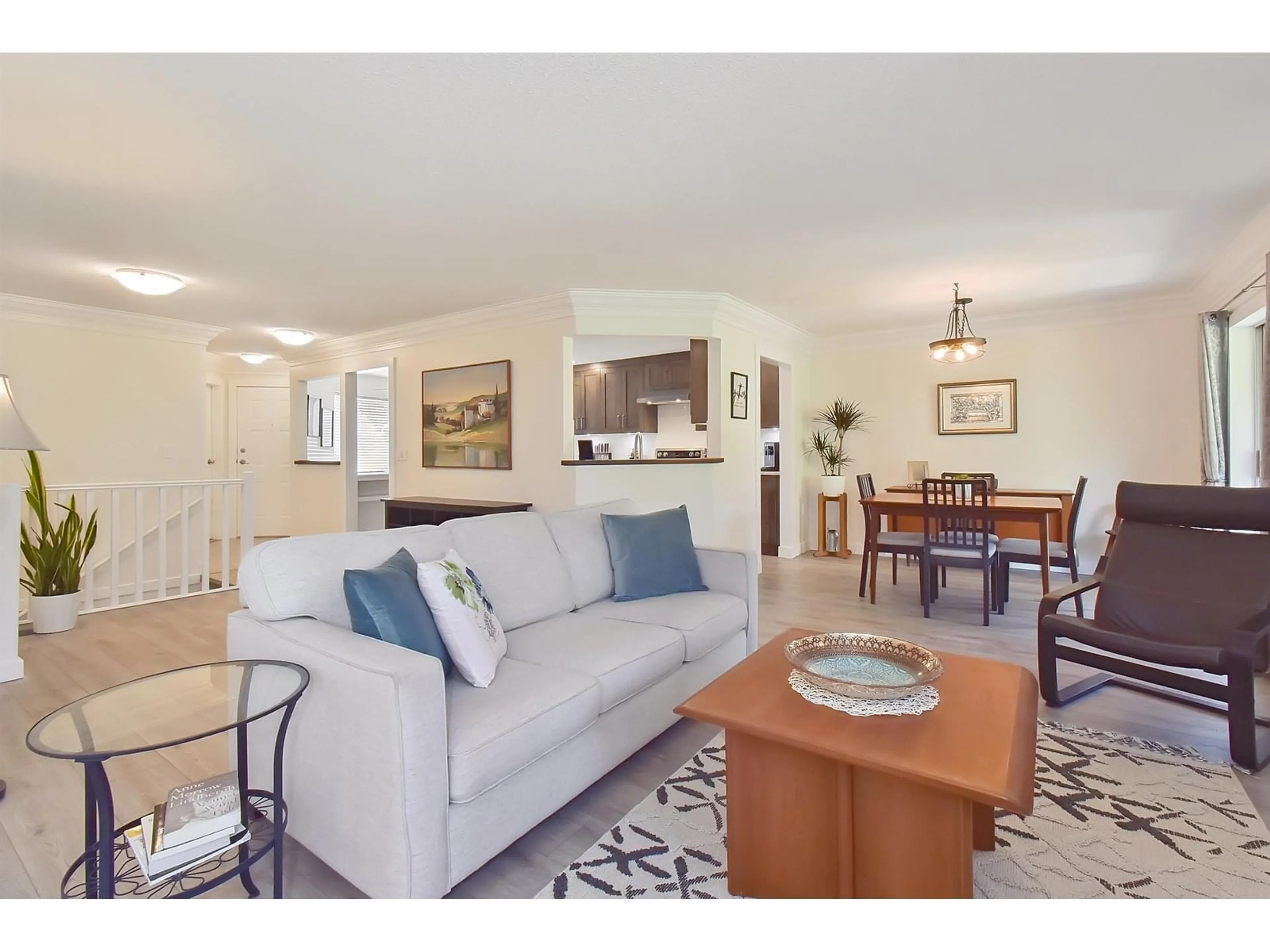 Living room with furniture, unknown for 17 - 2475 EMERSON, Abbotsford British Columbia V2T4W5