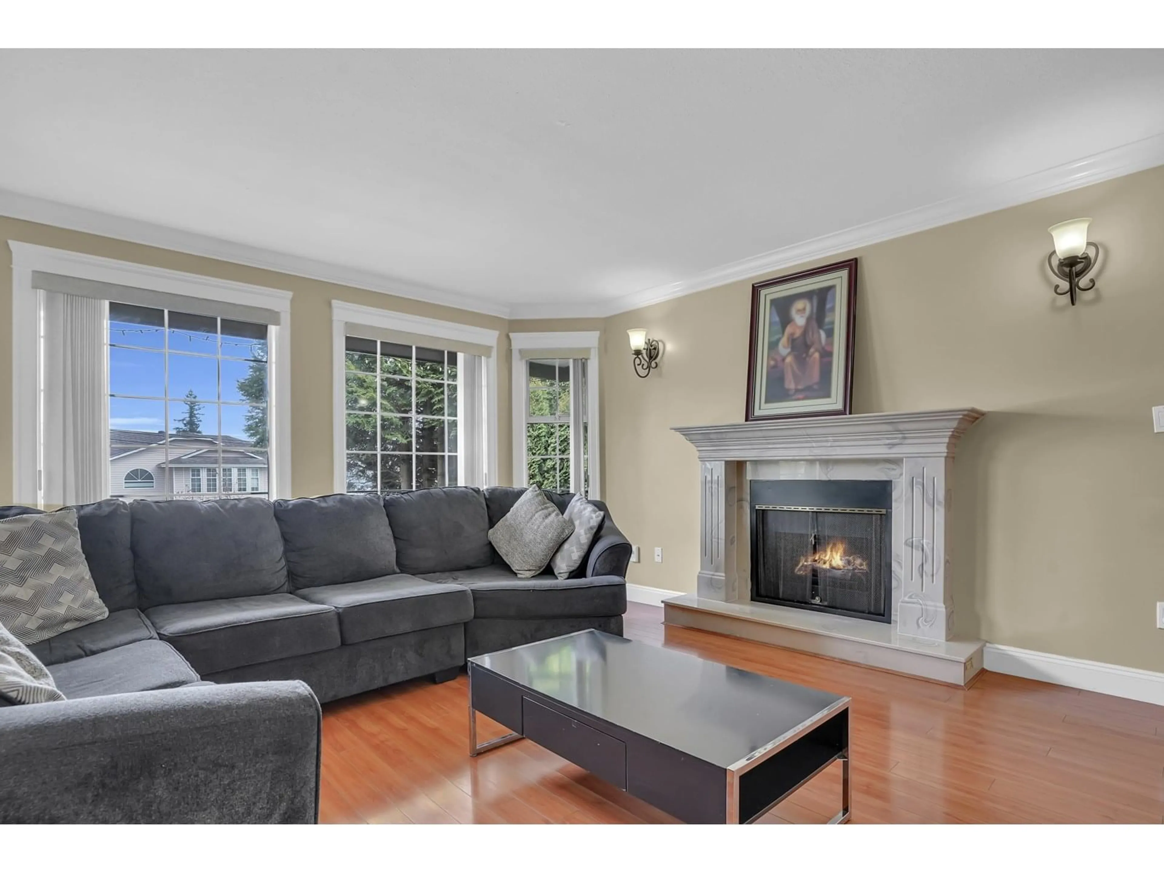 Living room with furniture, unknown for 7015 142, Surrey British Columbia V3W5N4