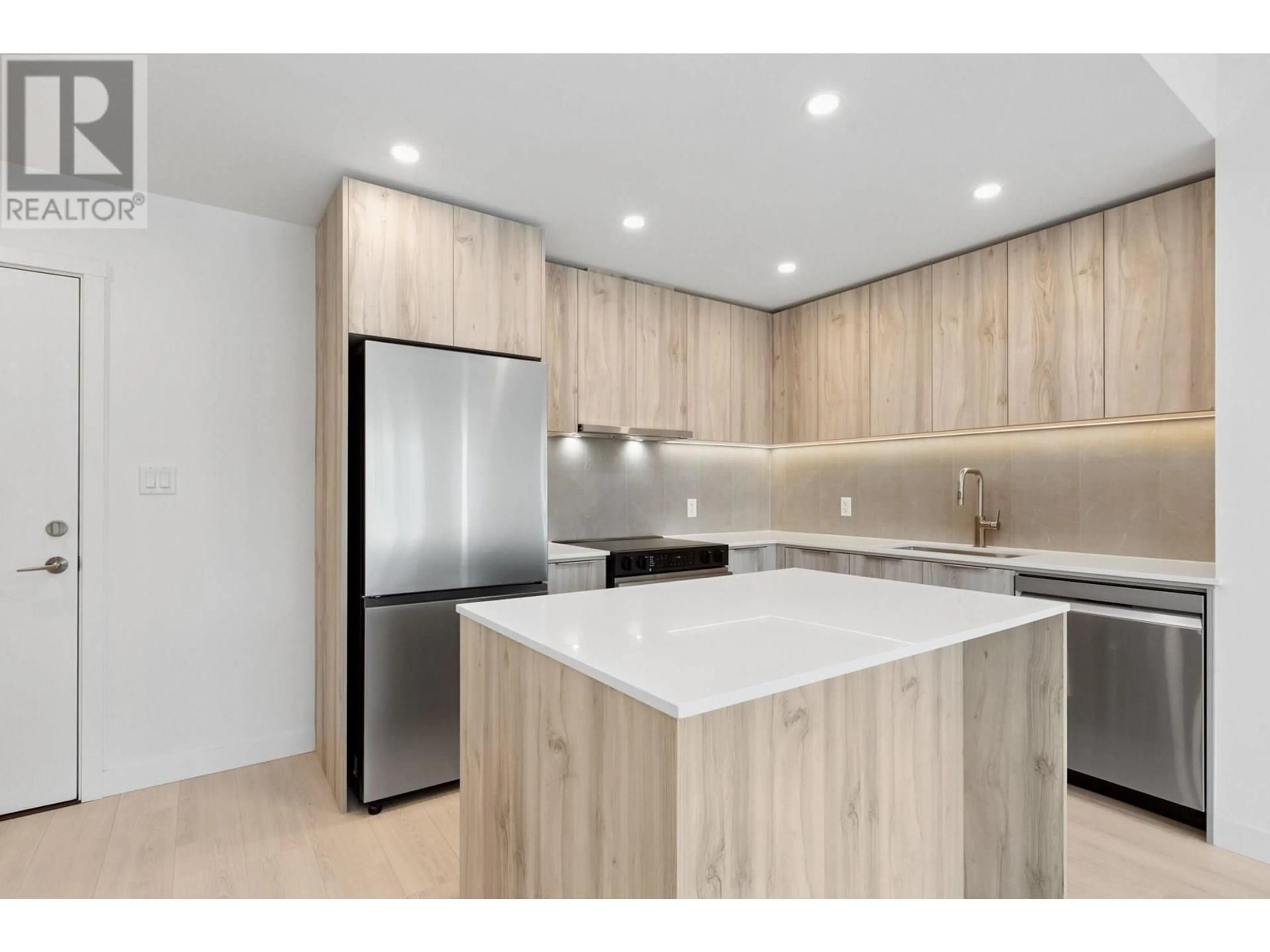 Unknown for PH617 - 3596 MALSUM DRIVE, North Vancouver British Columbia V7G0B5