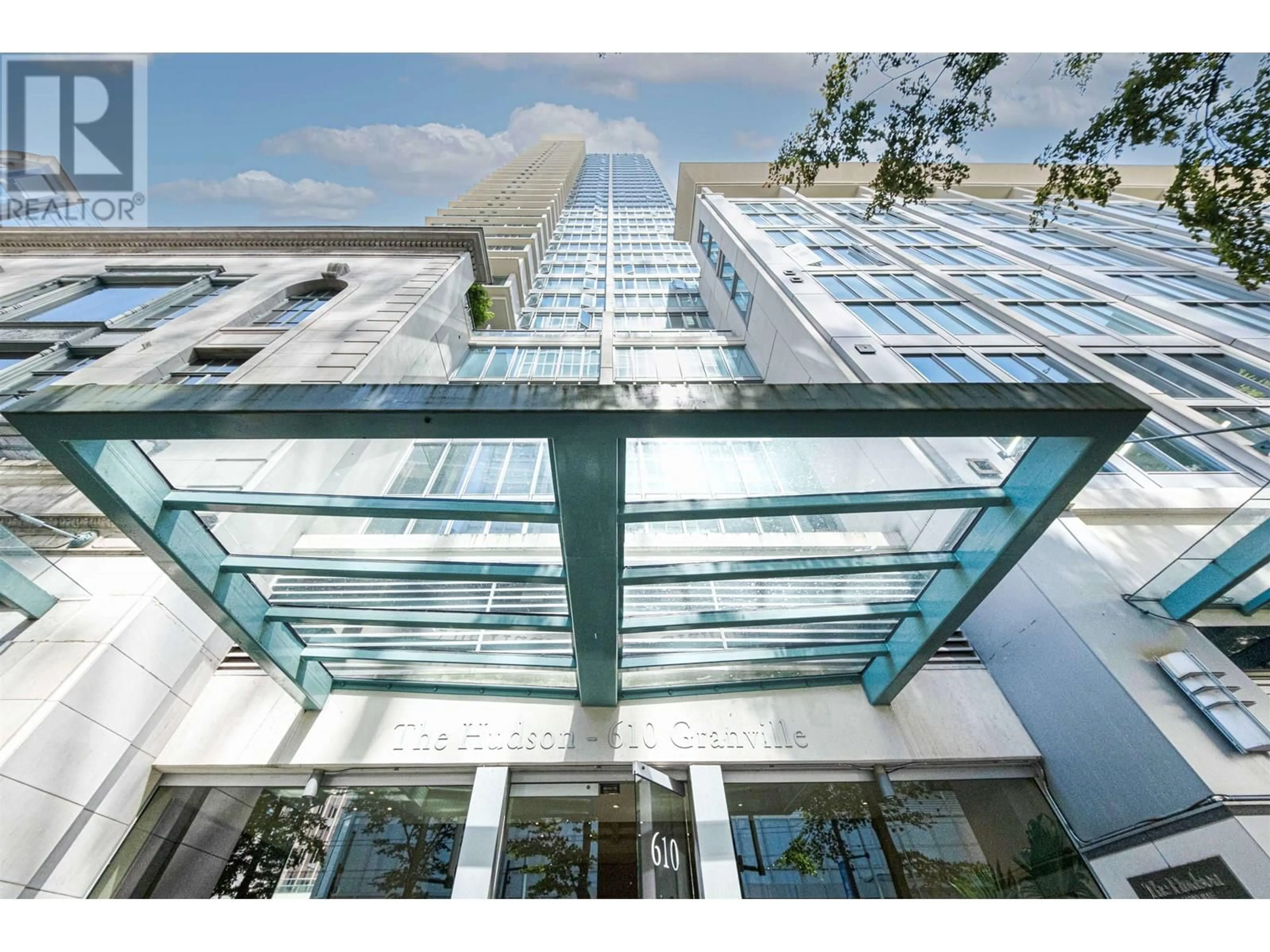 Indoor foyer for 417 - 610 GRANVILLE STREET, Vancouver British Columbia V6C3T3