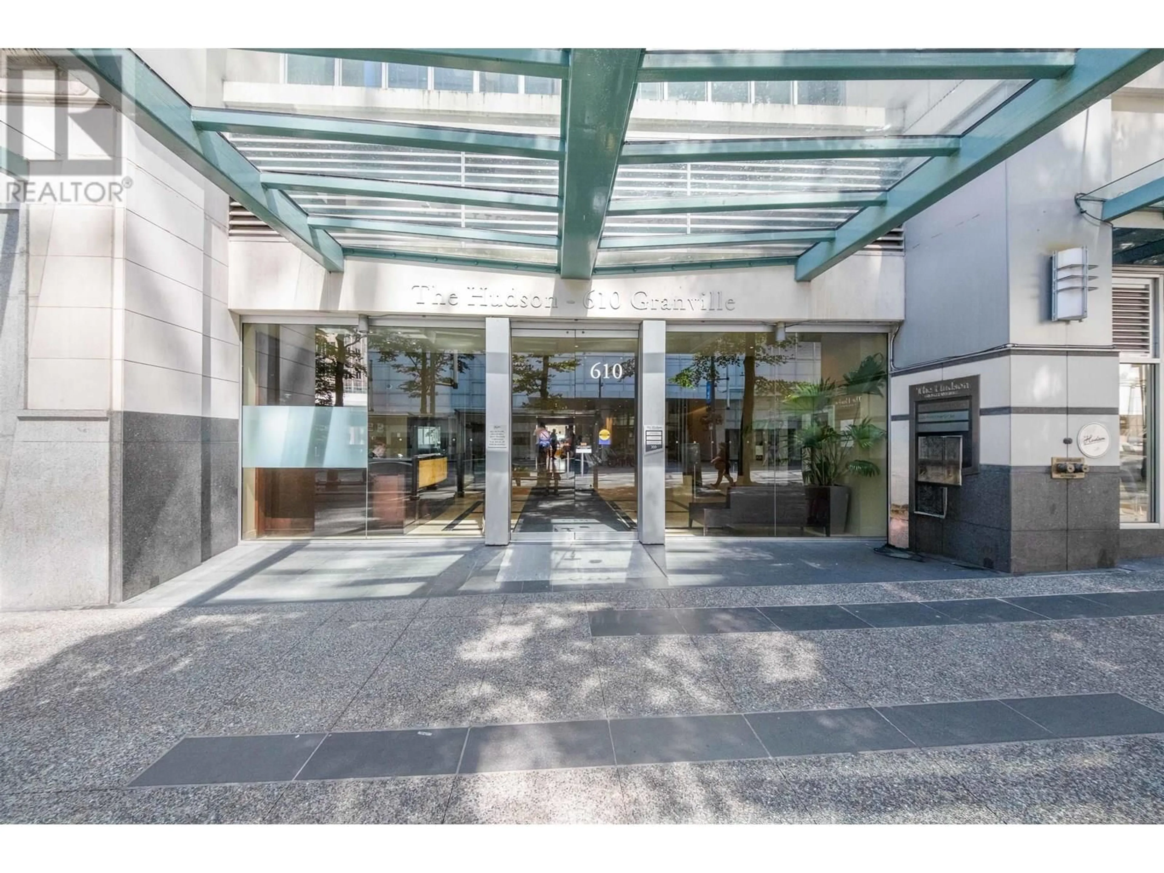 Indoor foyer for 417 - 610 GRANVILLE STREET, Vancouver British Columbia V6C3T3