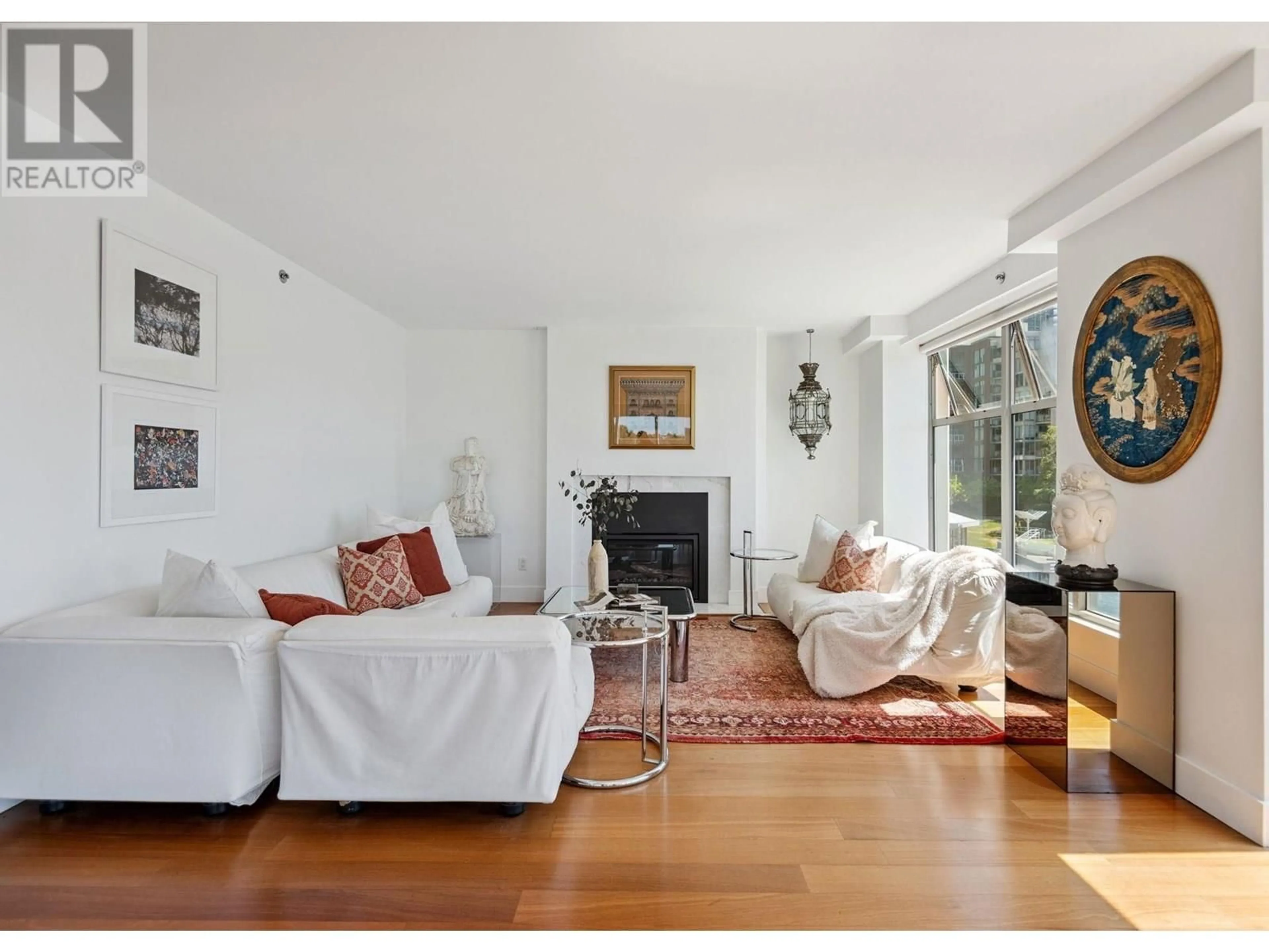 Living room with furniture, unknown for 301 - 1012 BEACH AVENUE, Vancouver British Columbia V6E1T7