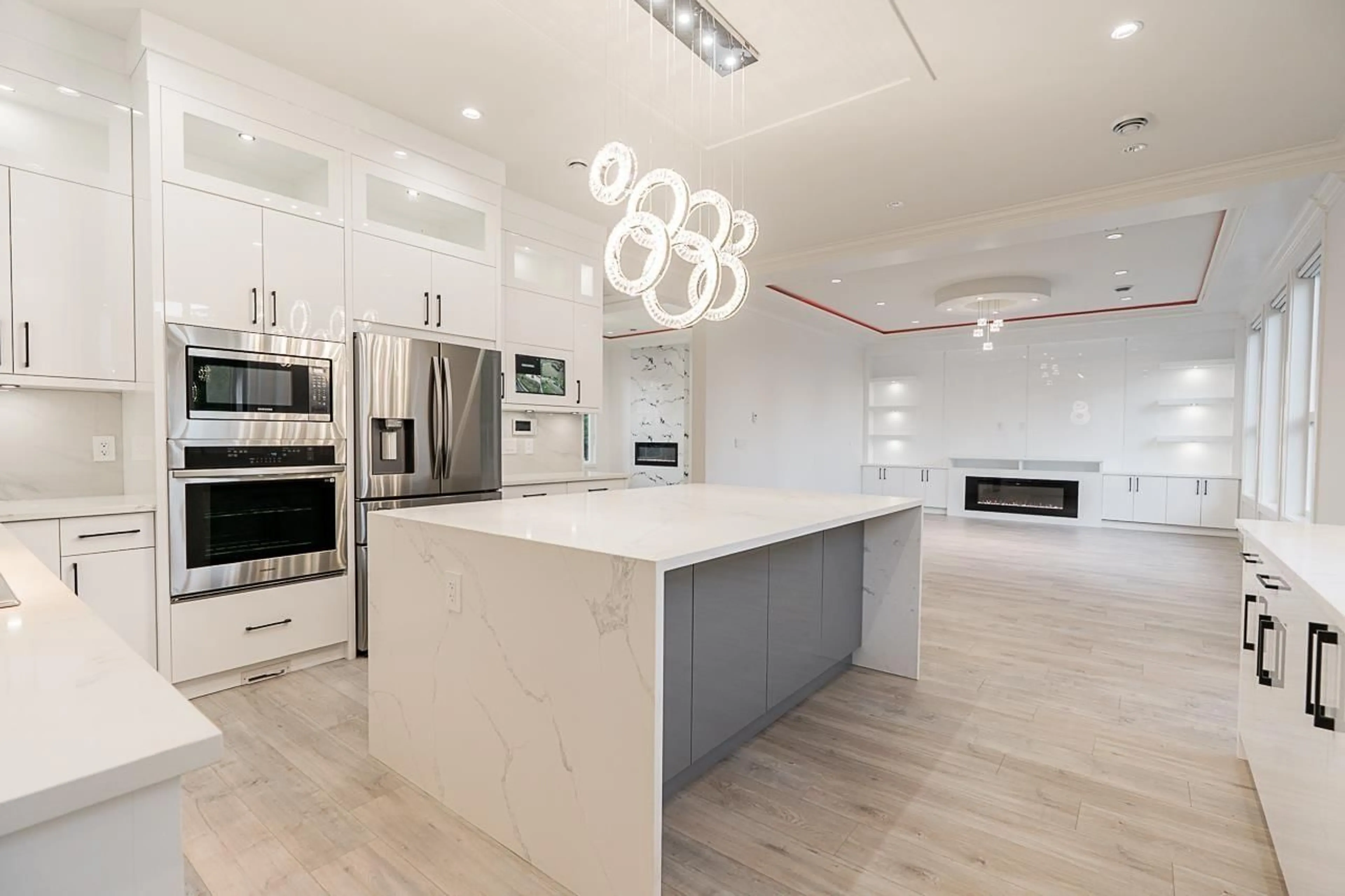 Open concept kitchen, unknown for 2728 201, Langley British Columbia V2Z0B6
