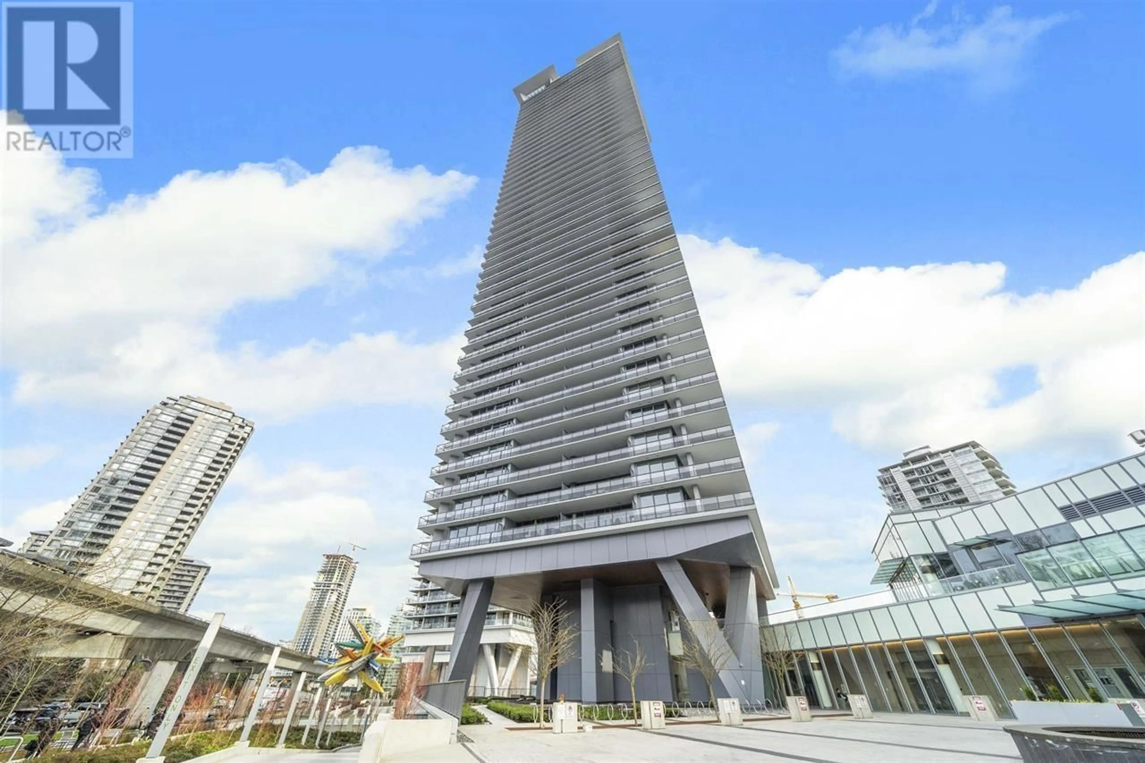 Indoor foyer for 2602 - 4730 LOUGHEED HIGHWAY, Burnaby British Columbia V5C0M9