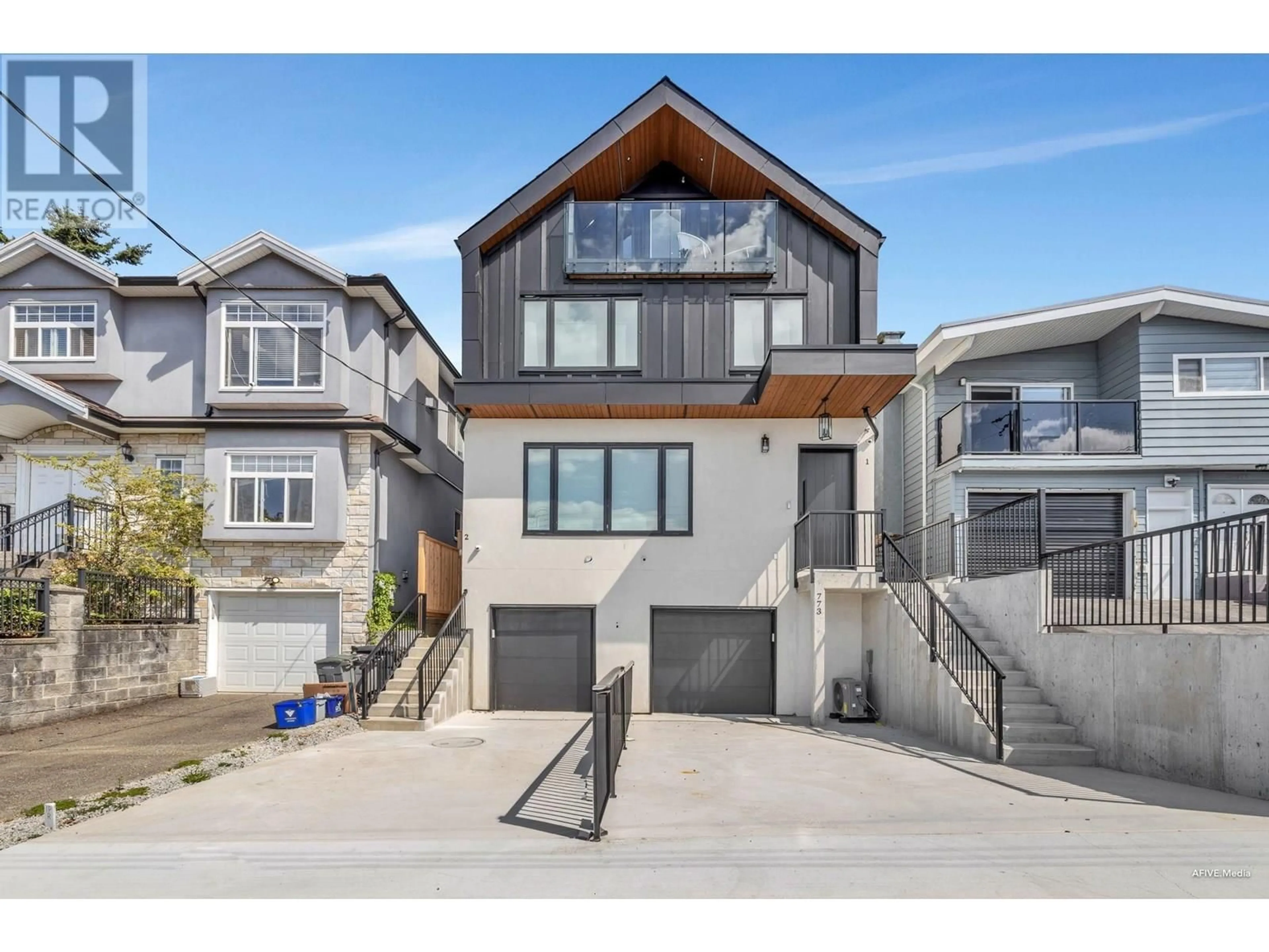 Home with vinyl exterior material, street for 2 773 61ST AVENUE, Vancouver British Columbia V5X2C1
