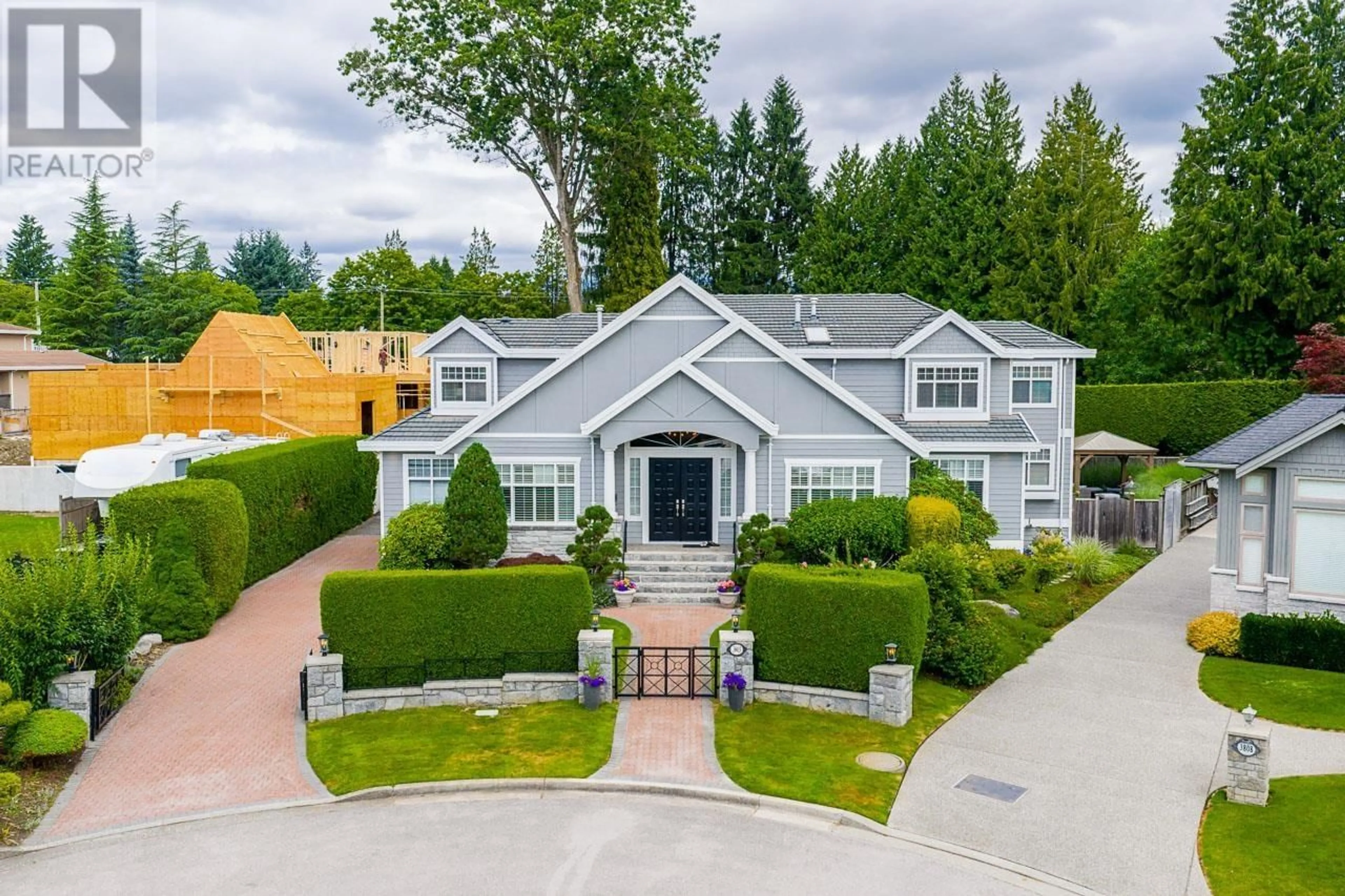 A pic from outside/outdoor area/front of a property/back of a property/a pic from drone, street for 3803 EPPING COURT, Burnaby British Columbia V5A3H6