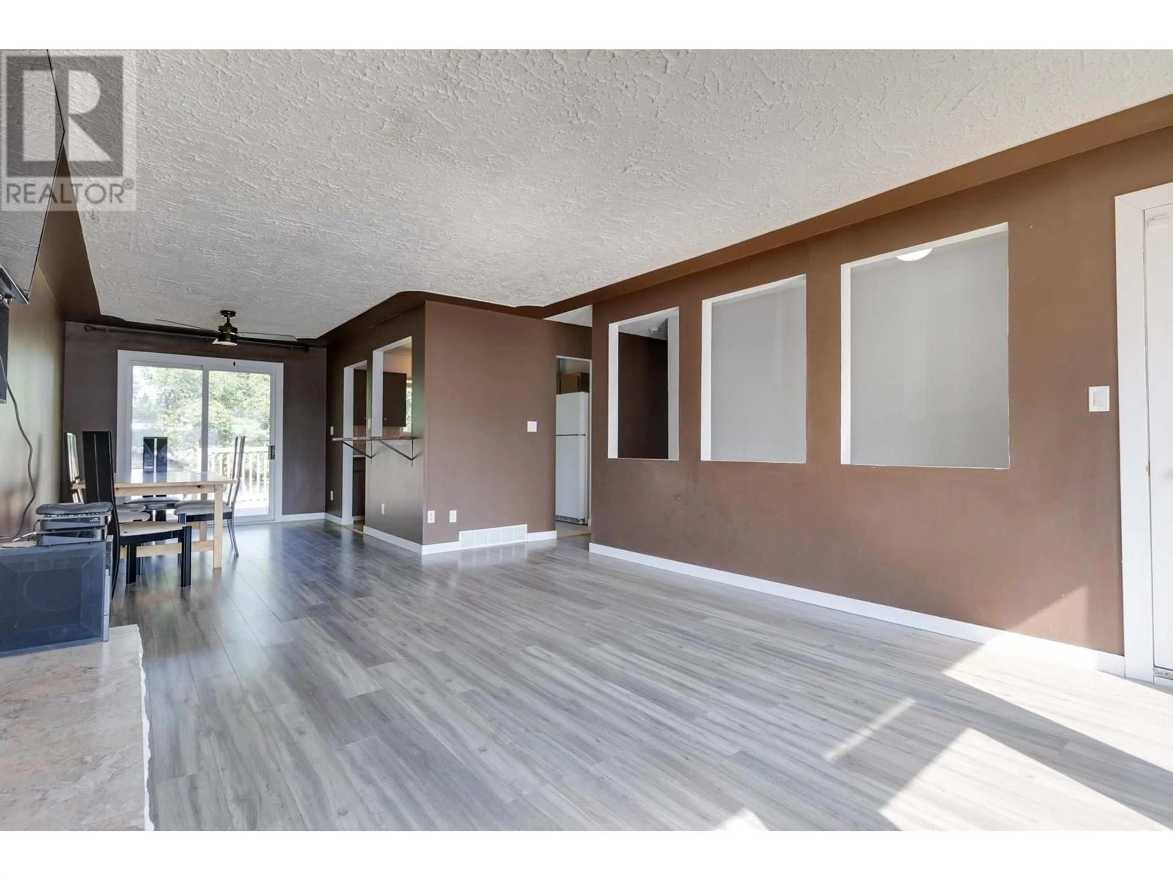 A pic of a room for 2839 OAK STREET, Prince George British Columbia V2L2B1