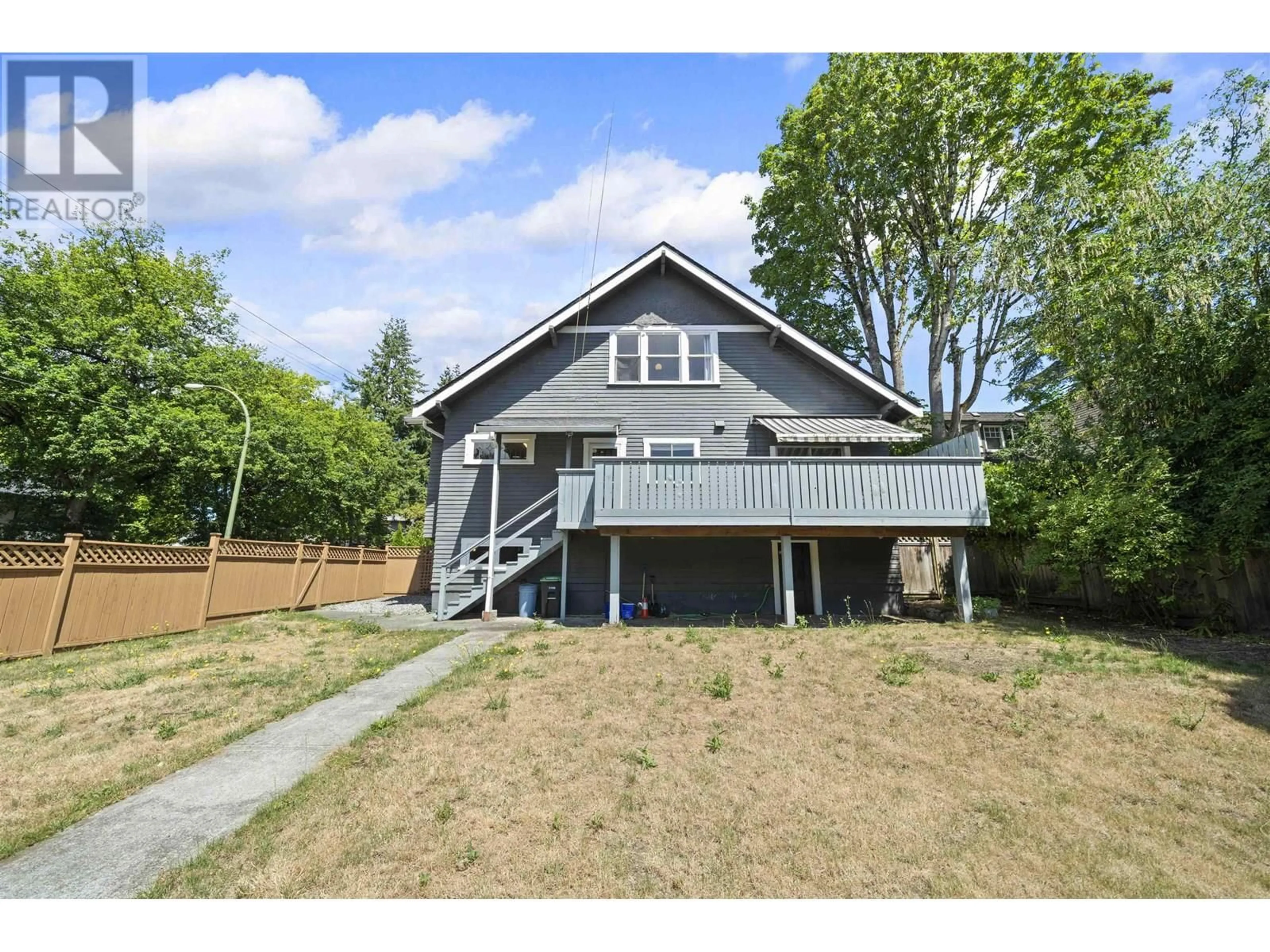 A pic from outside/outdoor area/front of a property/back of a property/a pic from drone, building for 3492 34TH AVENUE, Vancouver British Columbia V6N2K6
