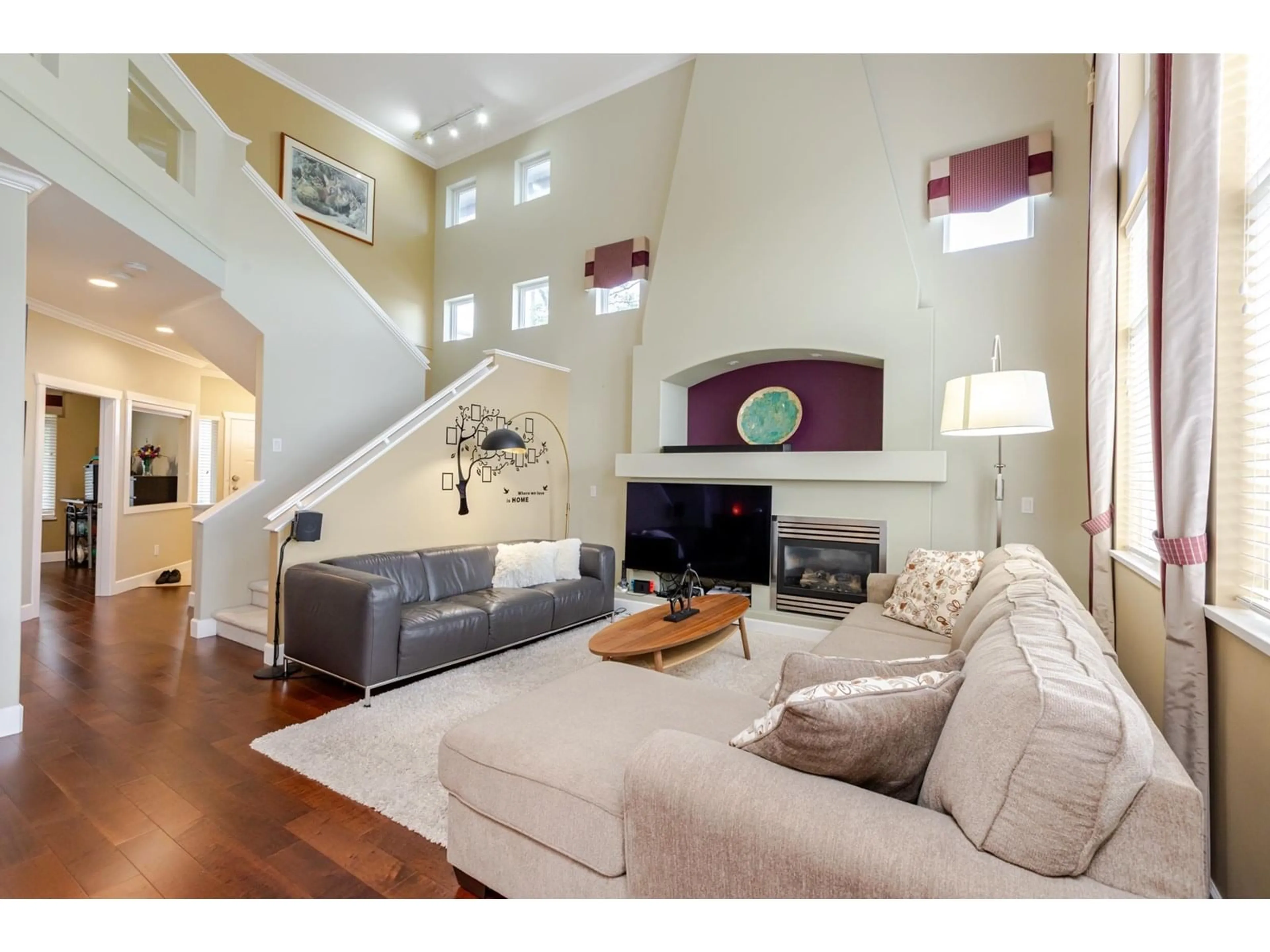 Living room with furniture, unknown for 20216 70A, Langley British Columbia V2Y2Y6