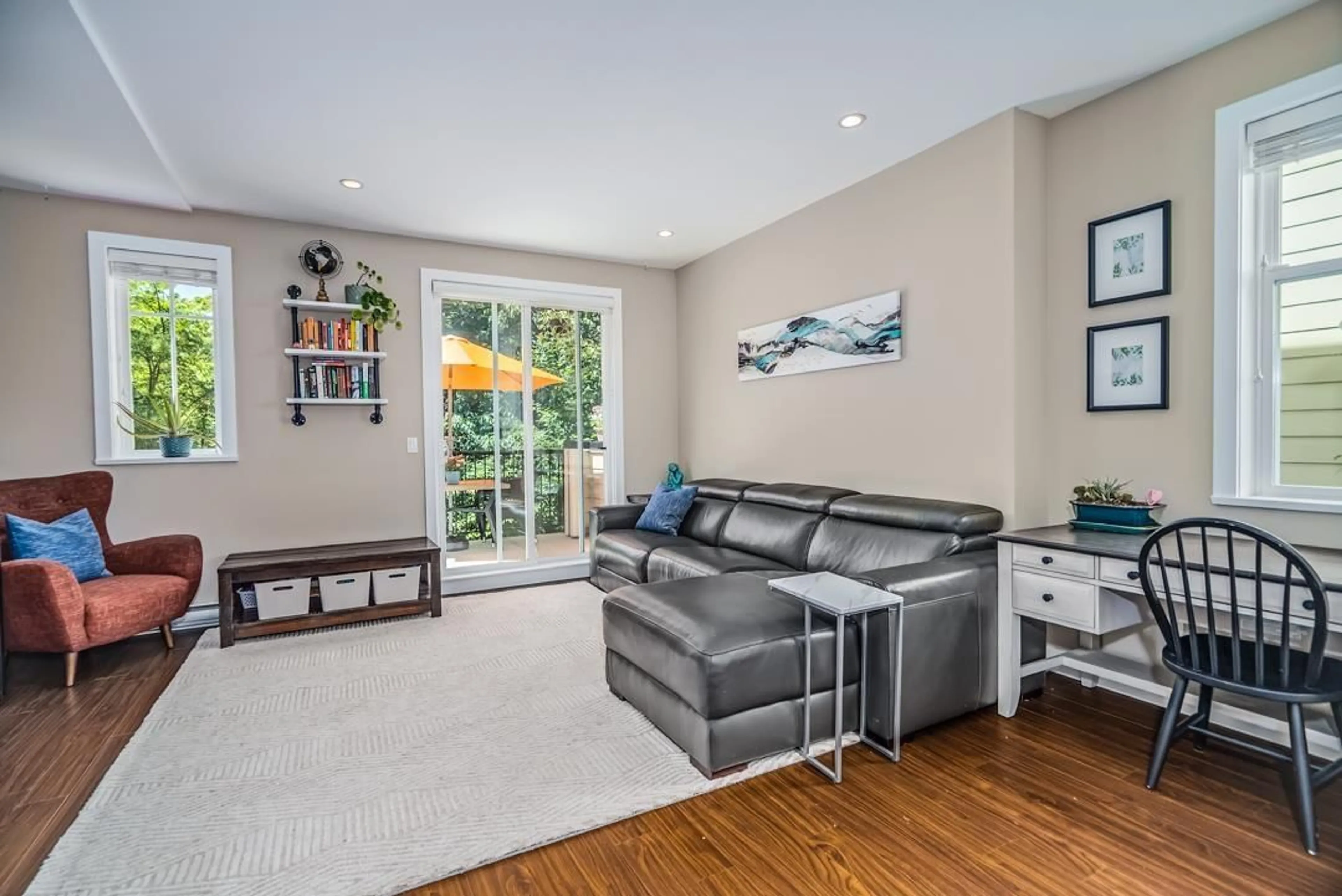 Living room with furniture, unknown for 5 - 15588 32, Surrey British Columbia V3Z0G3