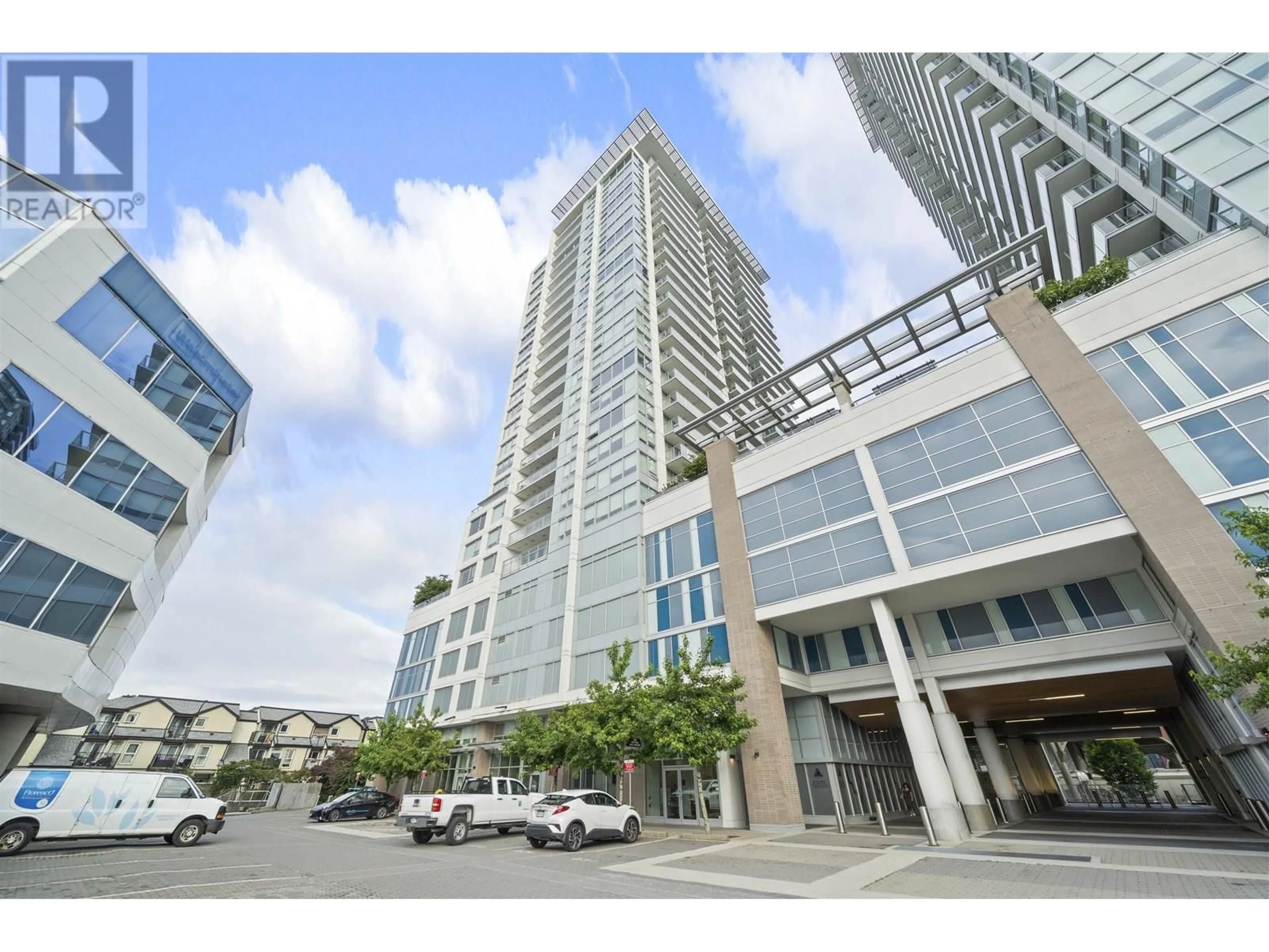 Indoor foyer for 706 - 988 QUAYSIDE DRIVE, New Westminster British Columbia V3M0L5