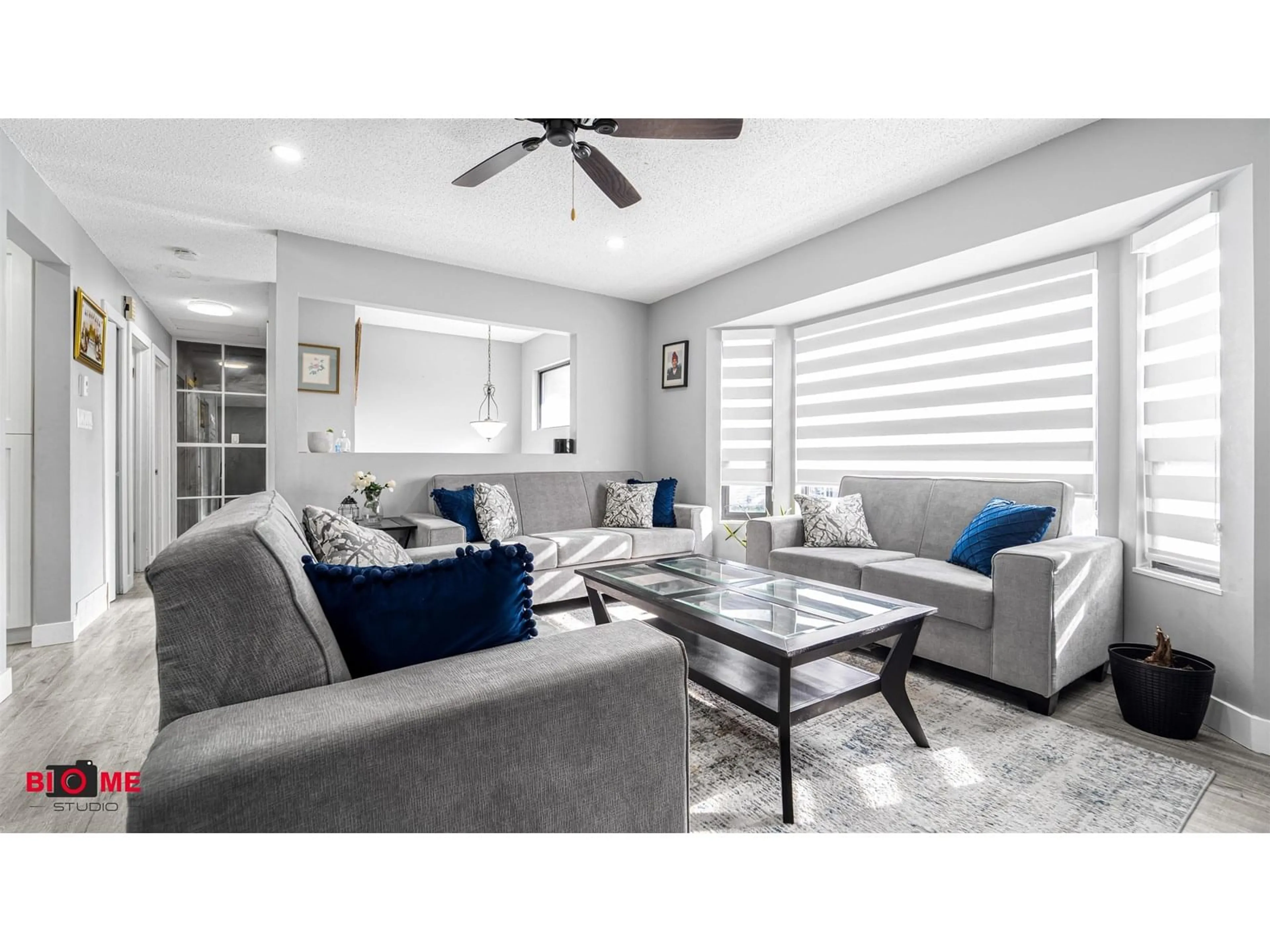 Living room with furniture, unknown for 6661 141, Surrey British Columbia V3W6X1