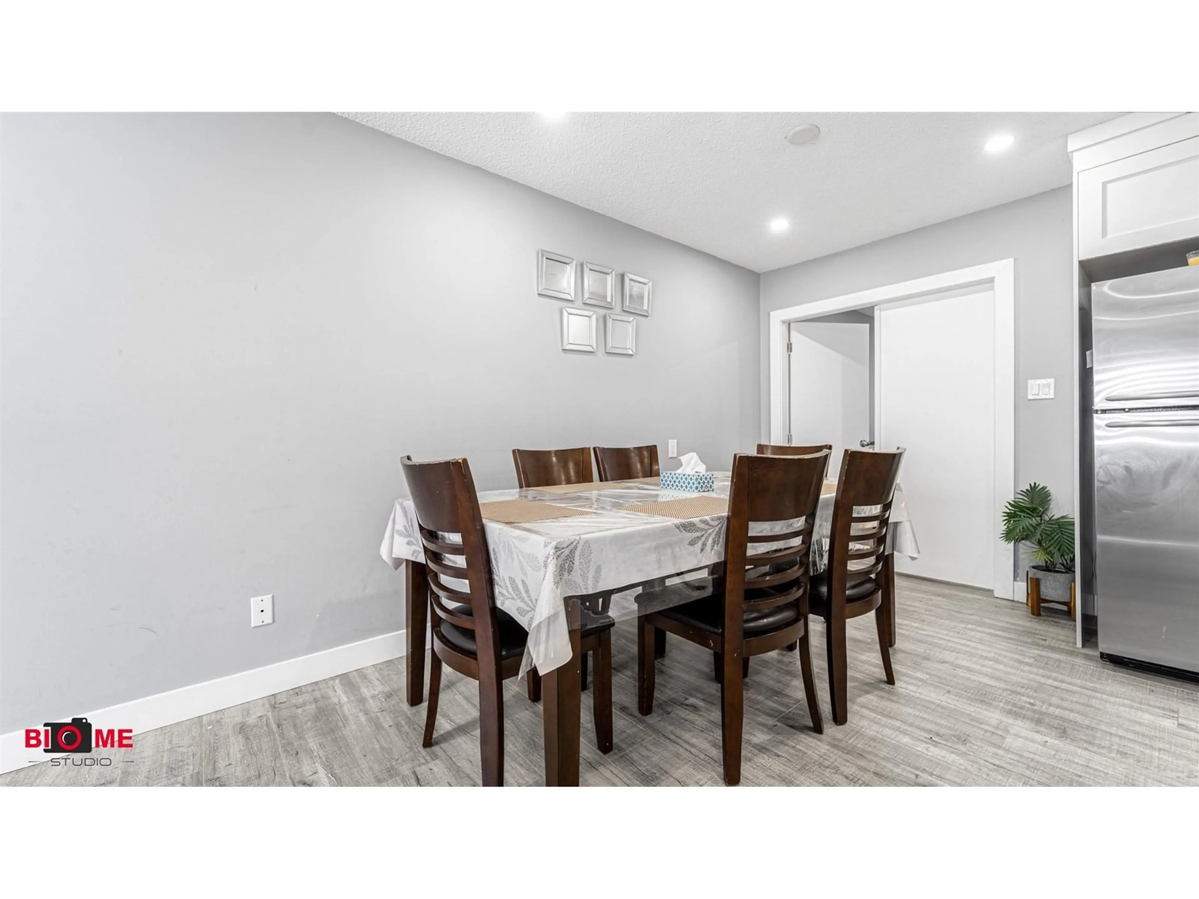 Dining room, unknown for 6661 141, Surrey British Columbia V3W6X1