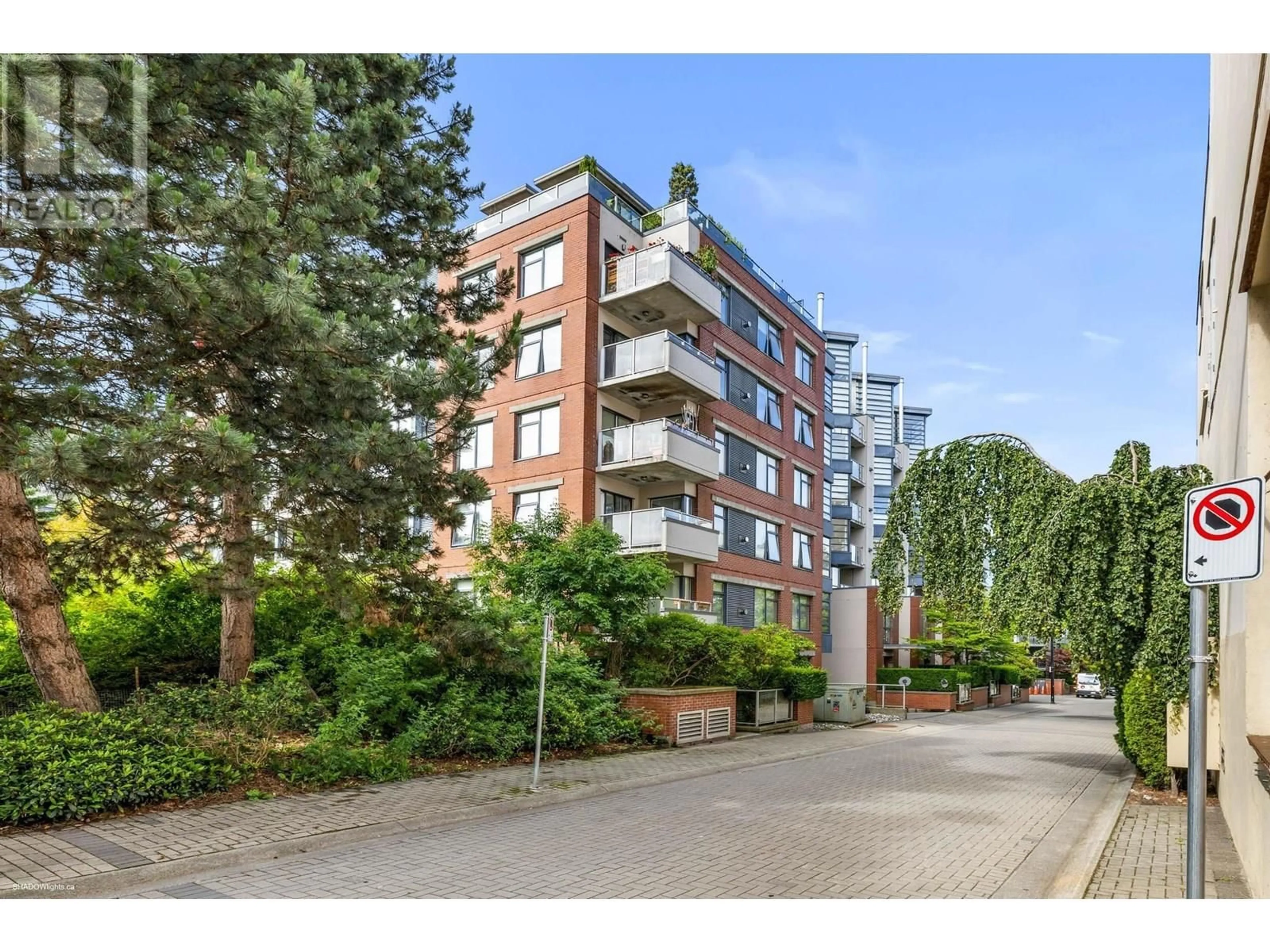 A pic from outside/outdoor area/front of a property/back of a property/a pic from drone, street for 207 - 2228 MARSTRAND AVENUE, Vancouver British Columbia V6K4T1