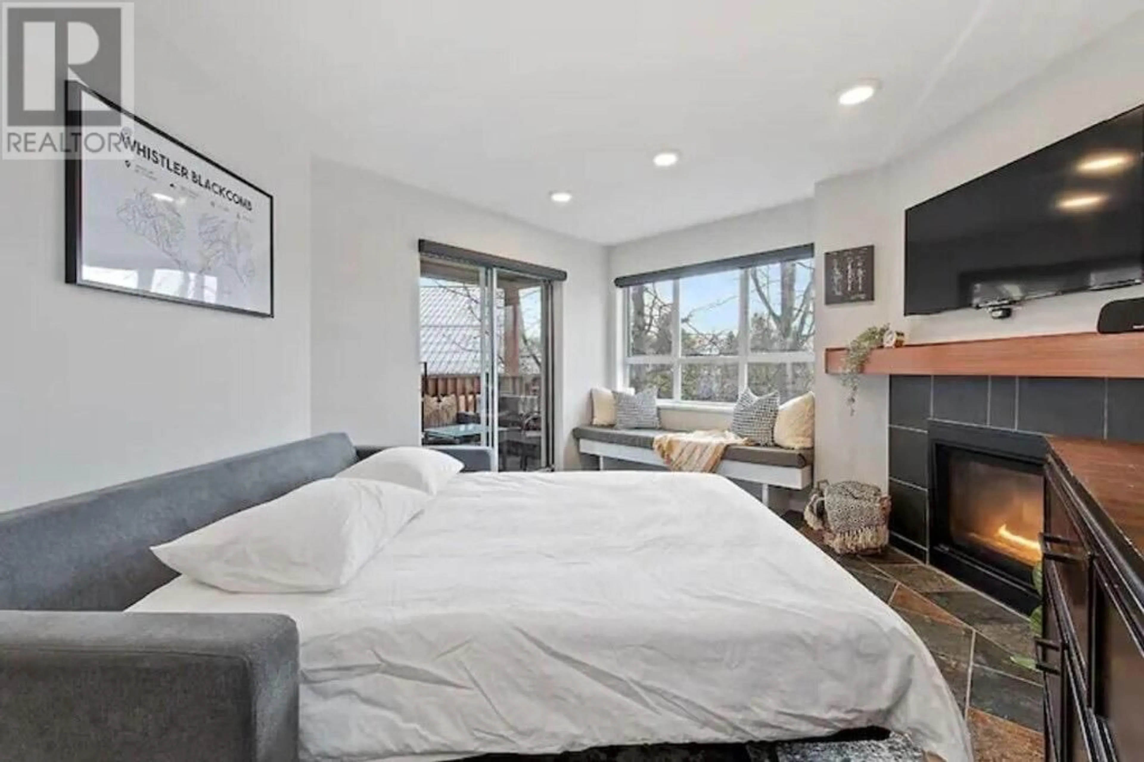 Bedroom with bed, unknown for 254 - 4340 LORIMER ROAD, Whistler British Columbia V8E1A5