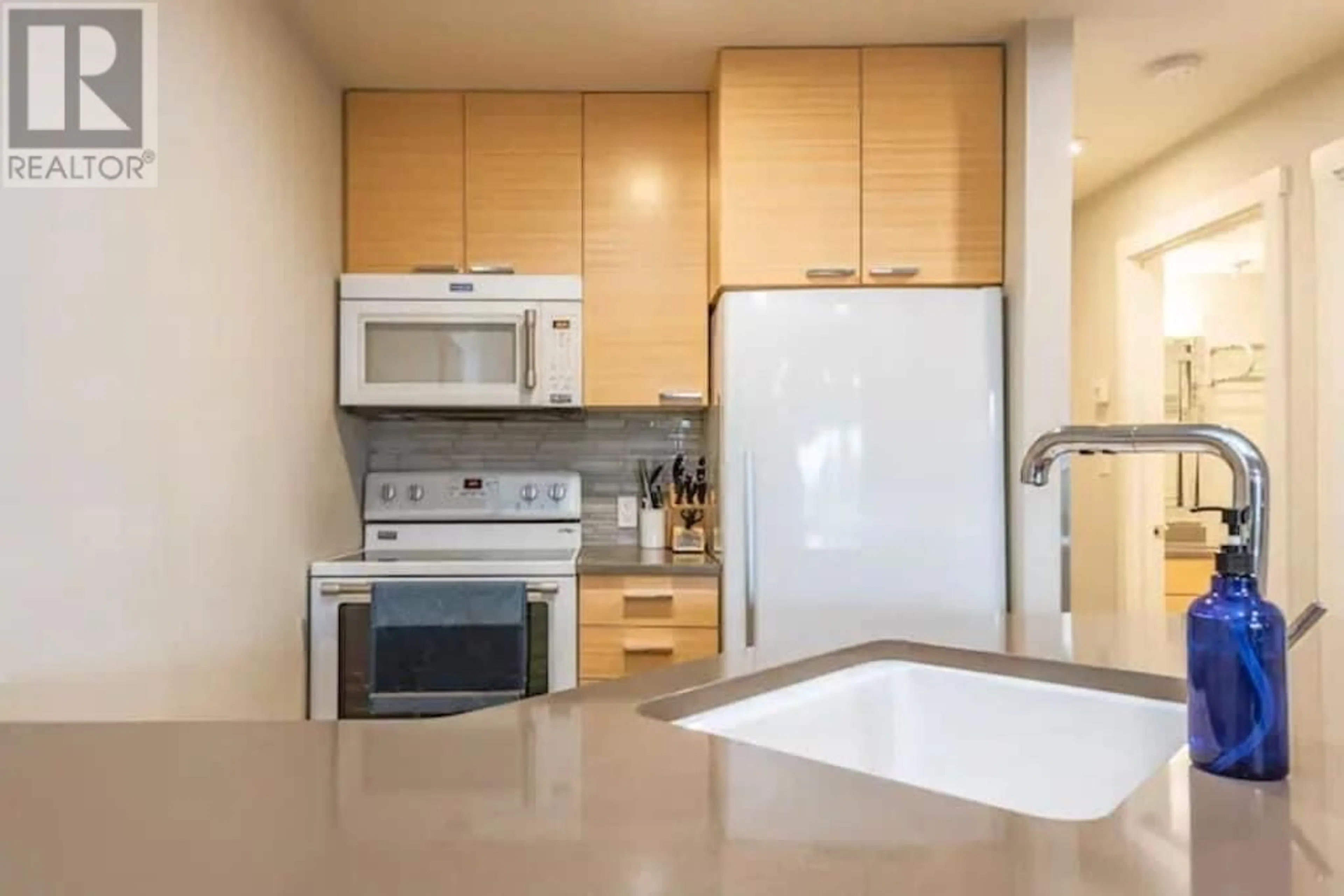 Standard kitchen, unknown for 254 - 4340 LORIMER ROAD, Whistler British Columbia V8E1A5