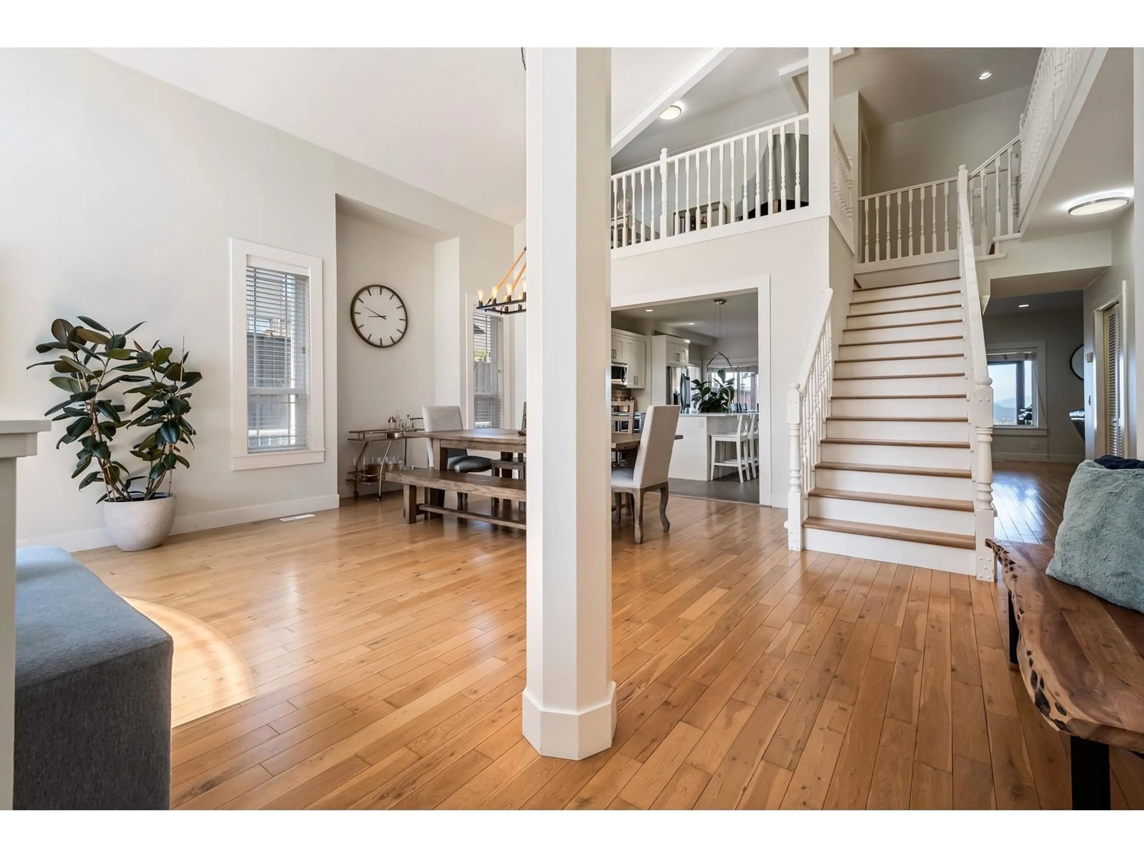 Indoor foyer for 5243 CRIMSON RIDGE, Chilliwack British Columbia V2R0B4